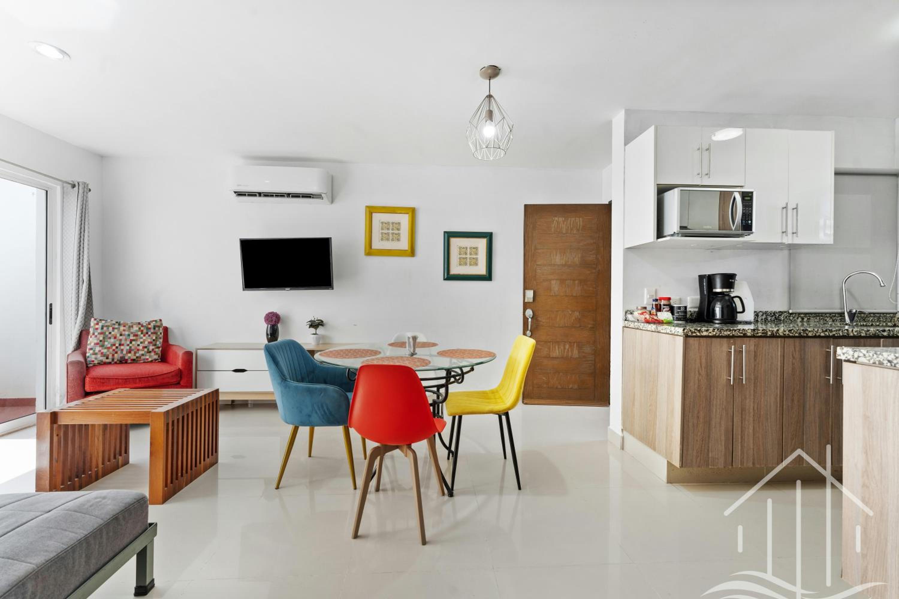 Promo-Pool-Sleep 6-Near Beach Water Park-Gated