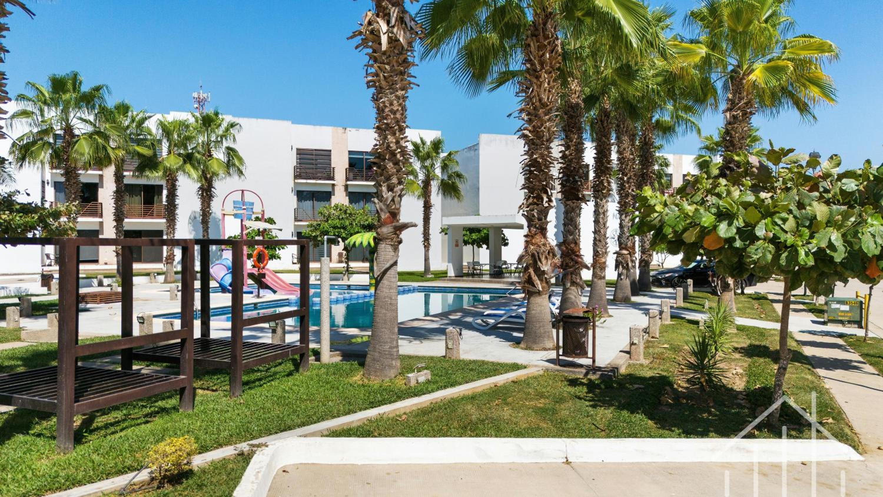Promo-Pool-Sleep 6-Near Beach Water Park-Gated