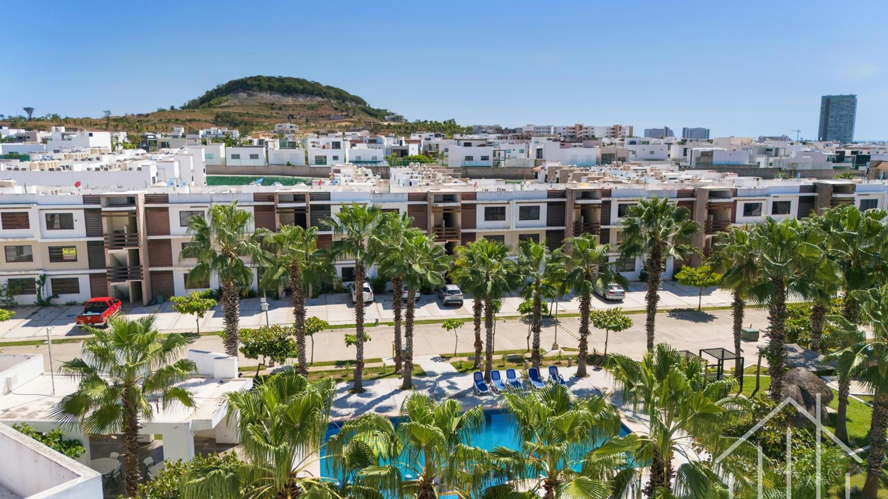 Promo-Pool-Sleep 6-Near Beach Water Park-Gated