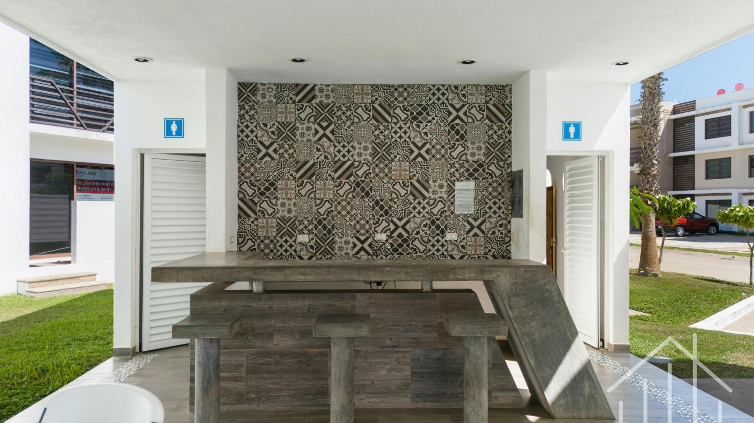 Promo-Pool-Sleep 6-Near Beach Water Park-Gated