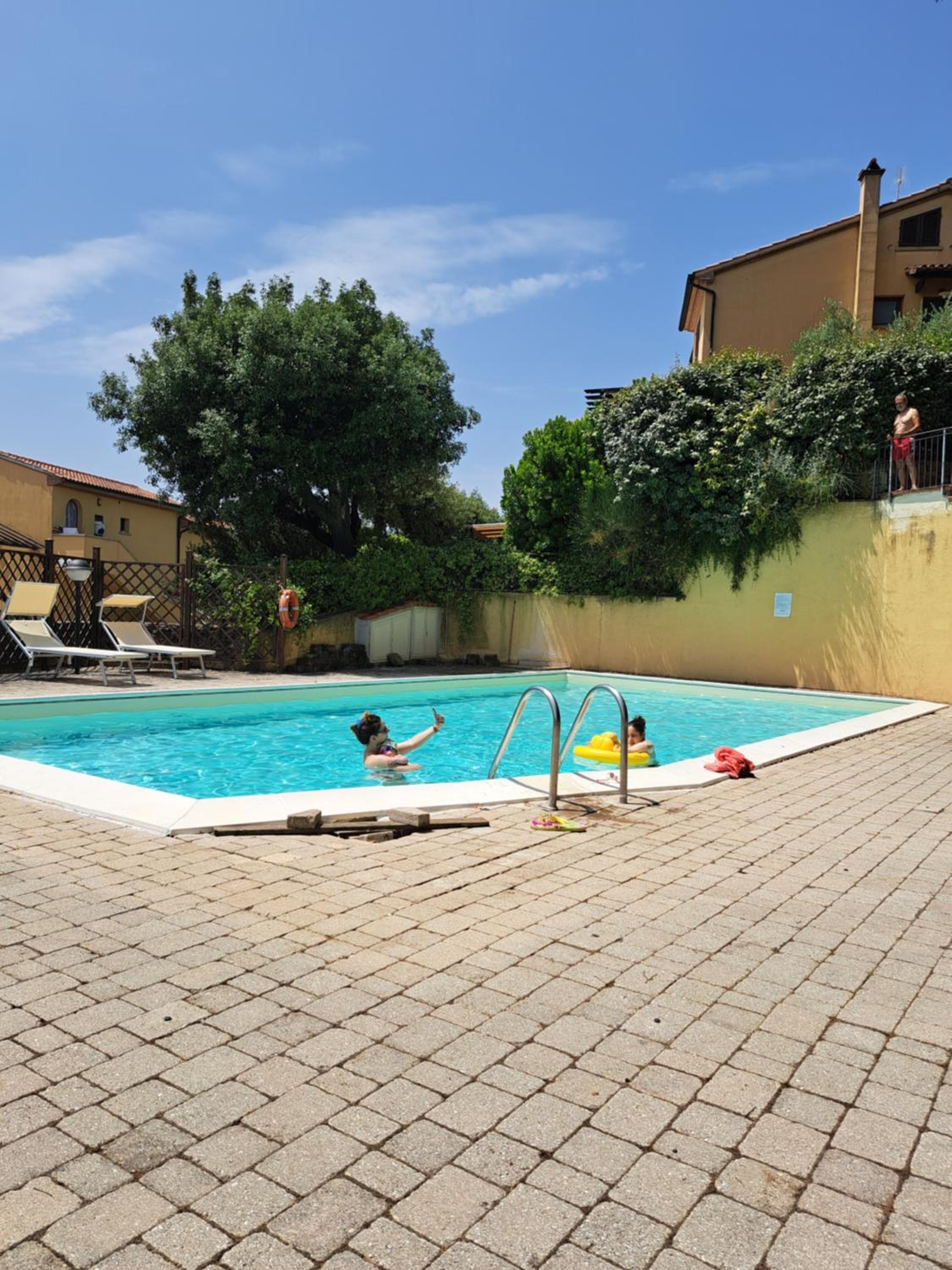 Trilocale con piscina