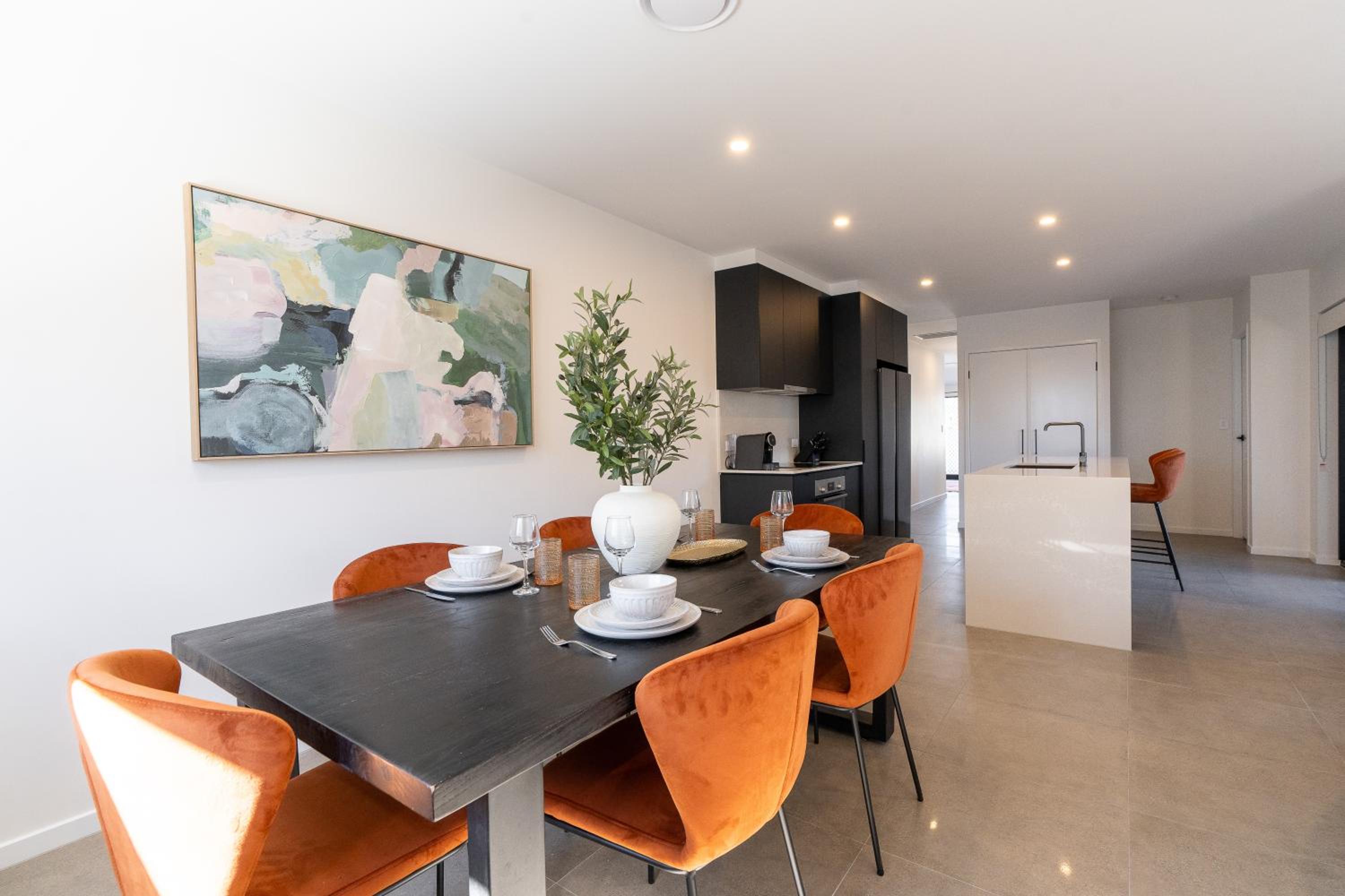 Spacious 3BR Hilltop Retreat with Views, Parking, EV Friendly