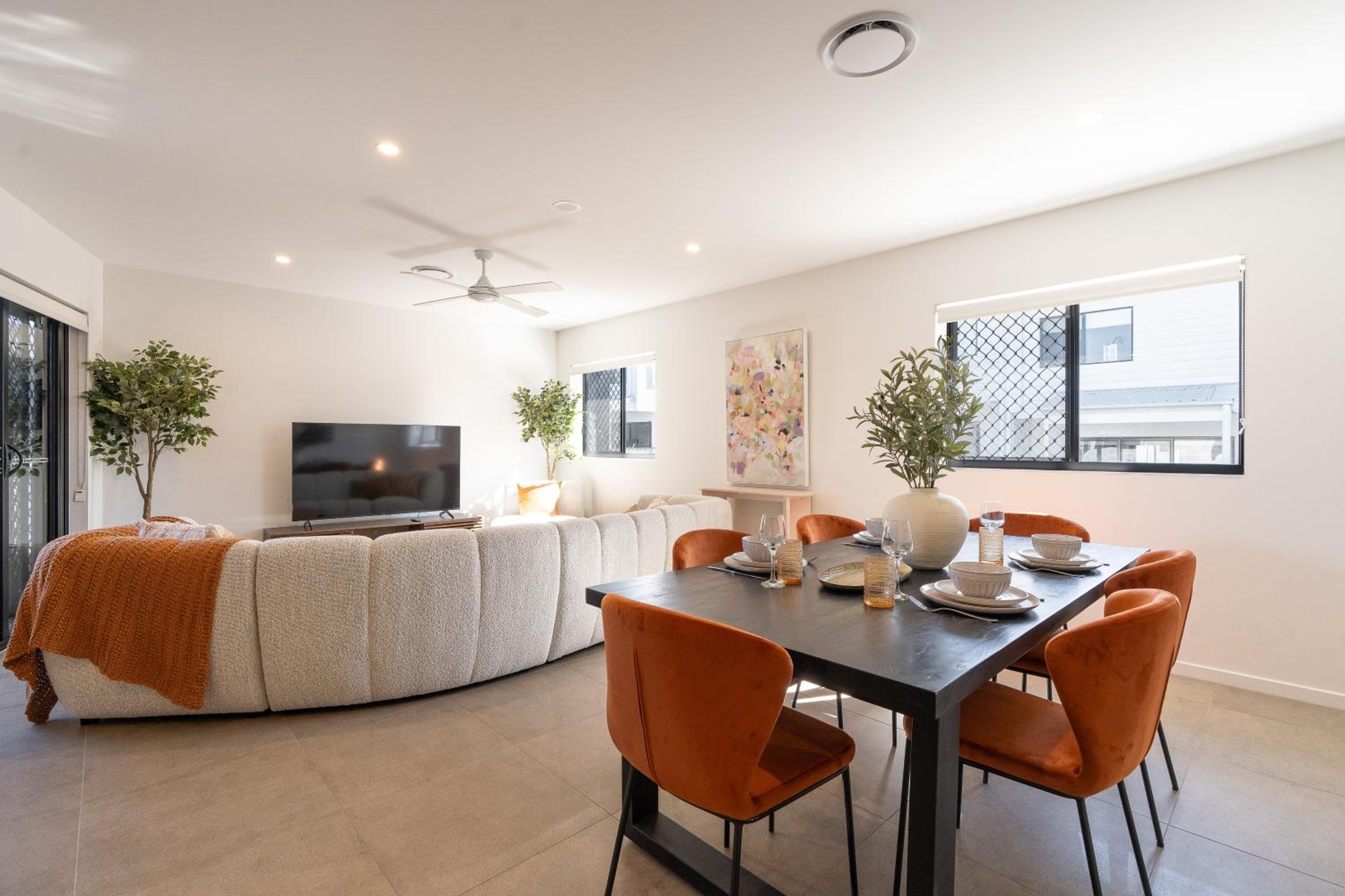 Spacious 3BR Hilltop Retreat with Views, Parking, EV Friendly