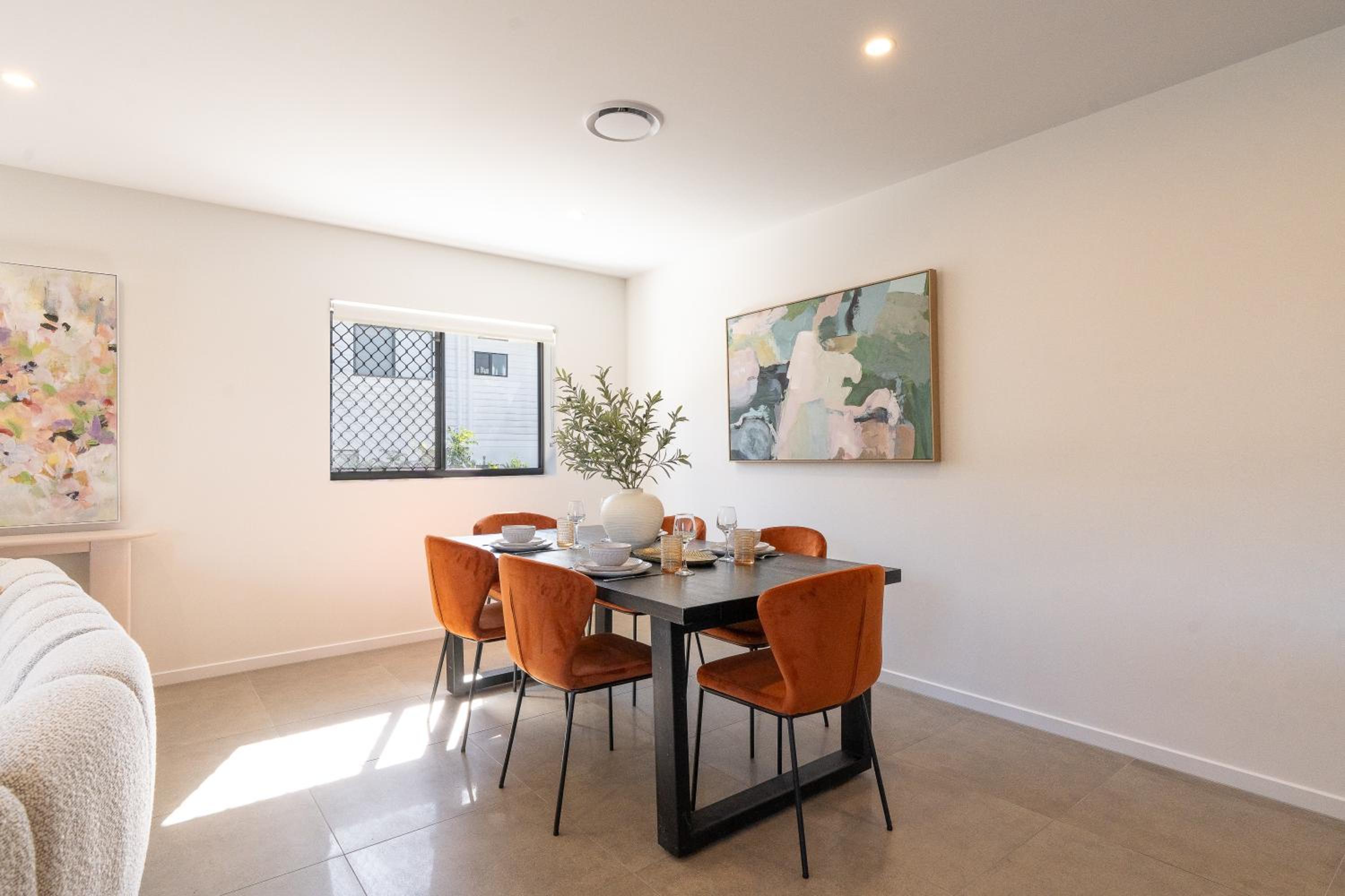 Spacious 3BR Hilltop Retreat with Views, Parking, EV Friendly