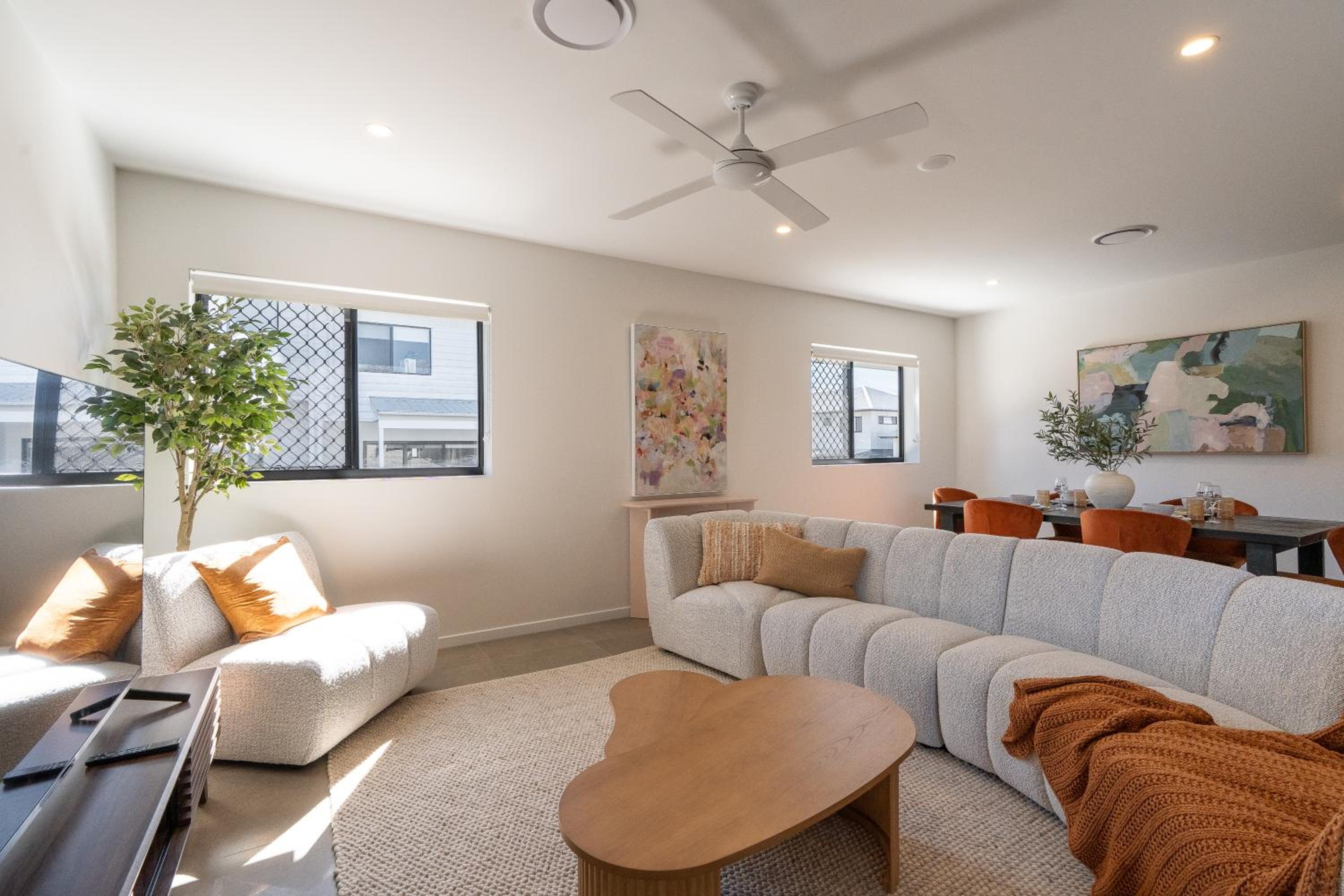 Spacious 3BR Hilltop Retreat with Views, Parking, EV Friendly