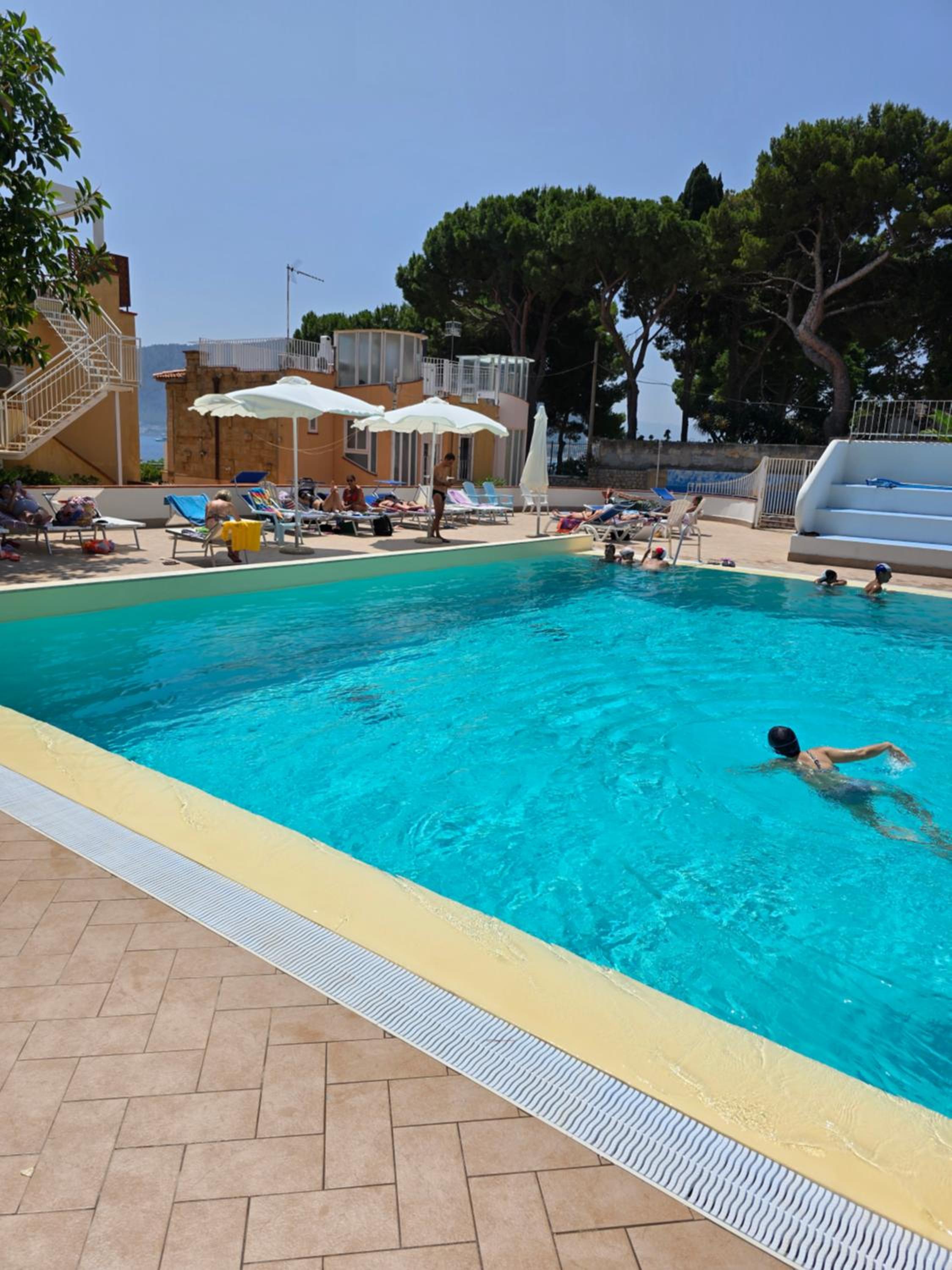 Chris House Mondello
