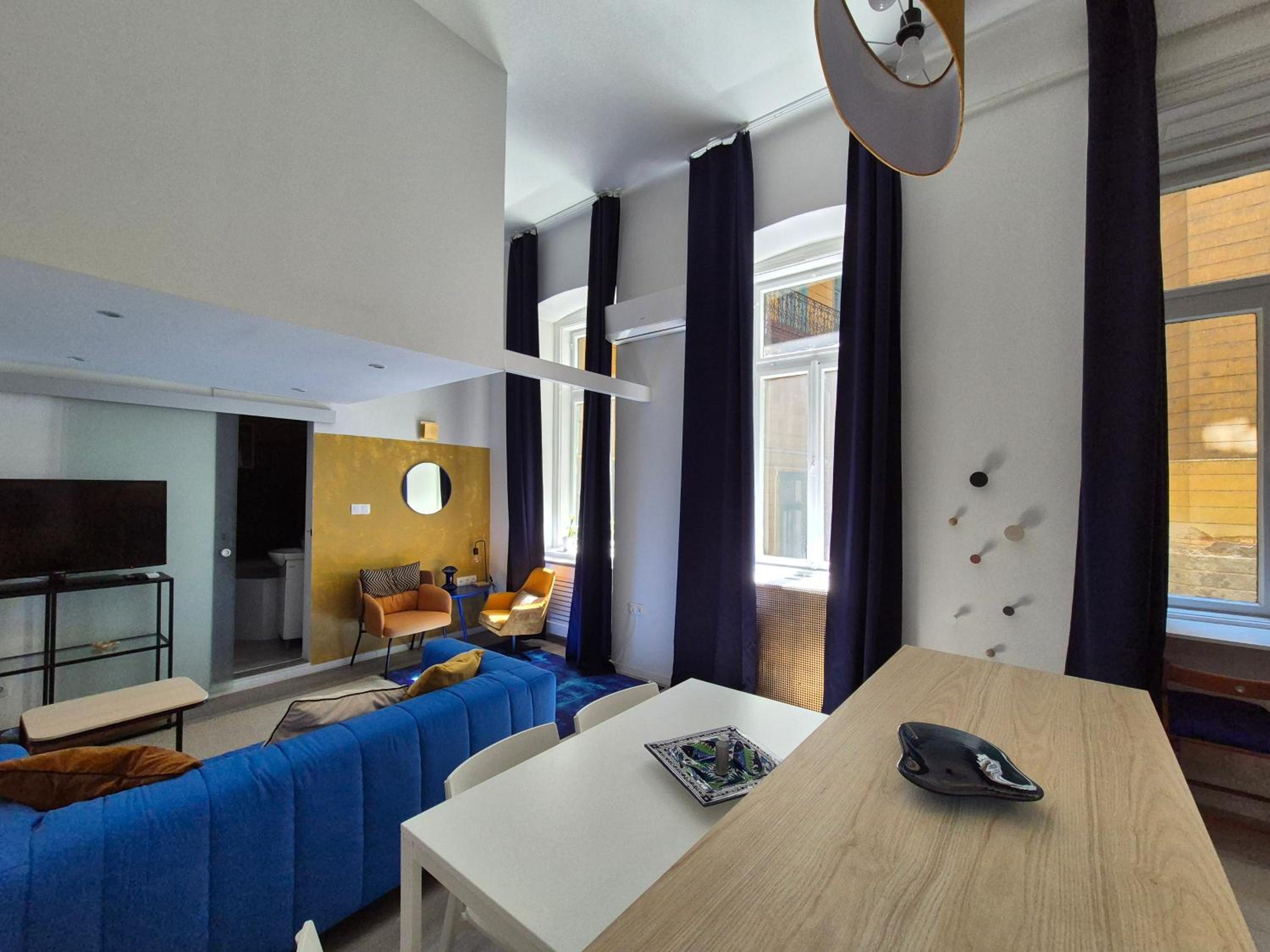 Eden's Golden Gallery Loft