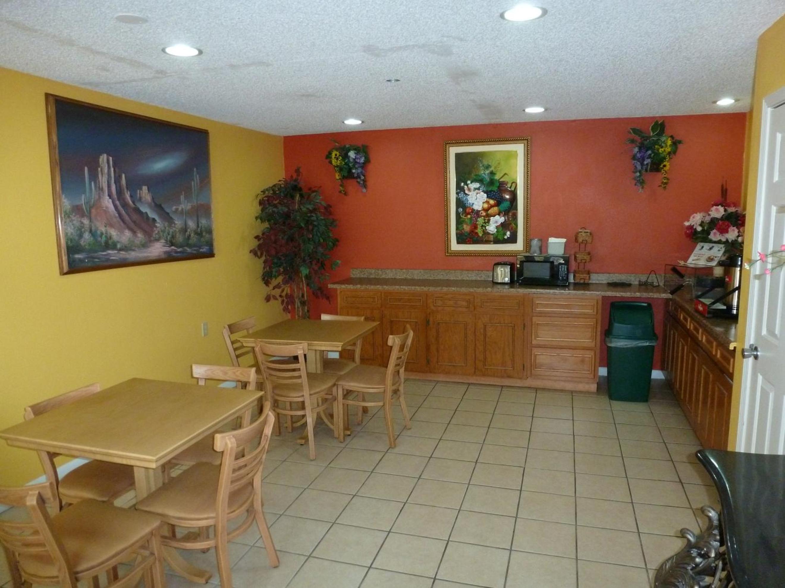 Redwood Inn - White Hall - Property Image 15