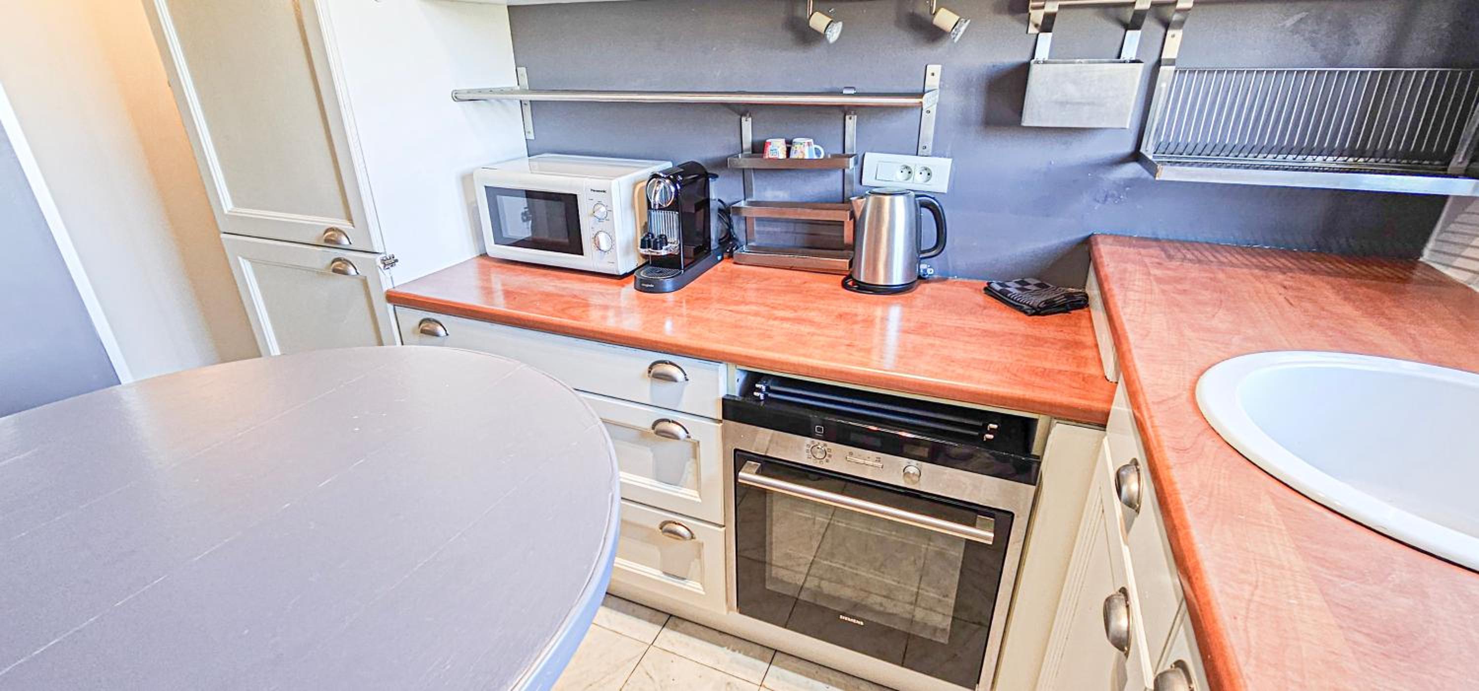 Cannes South of France Apartment near beach, Palais des Festivals and Croisette