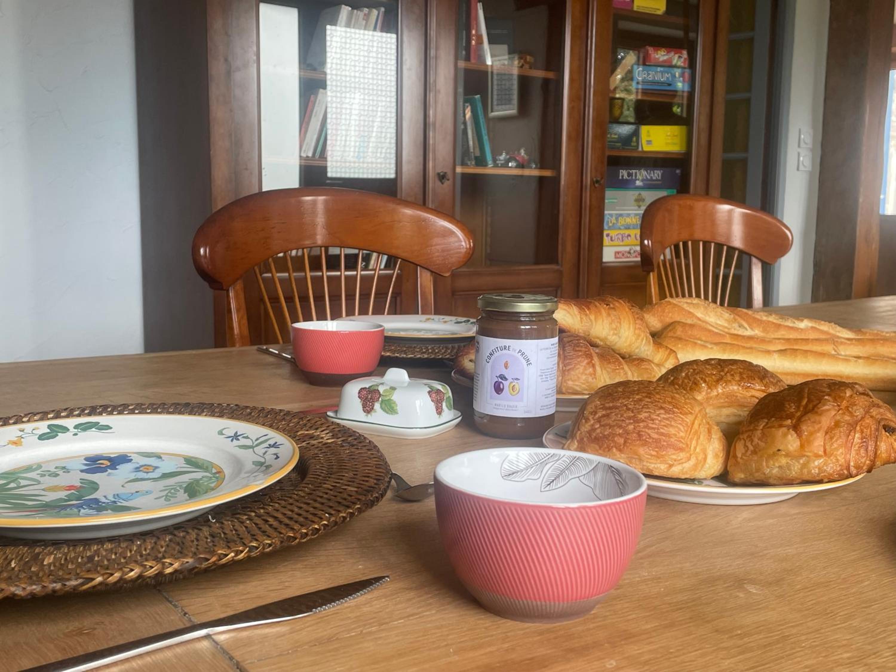 Parenthèse poétique face au Mont-Saint-Michel, entre nature vivante, animaux et petit-déjeuner festin