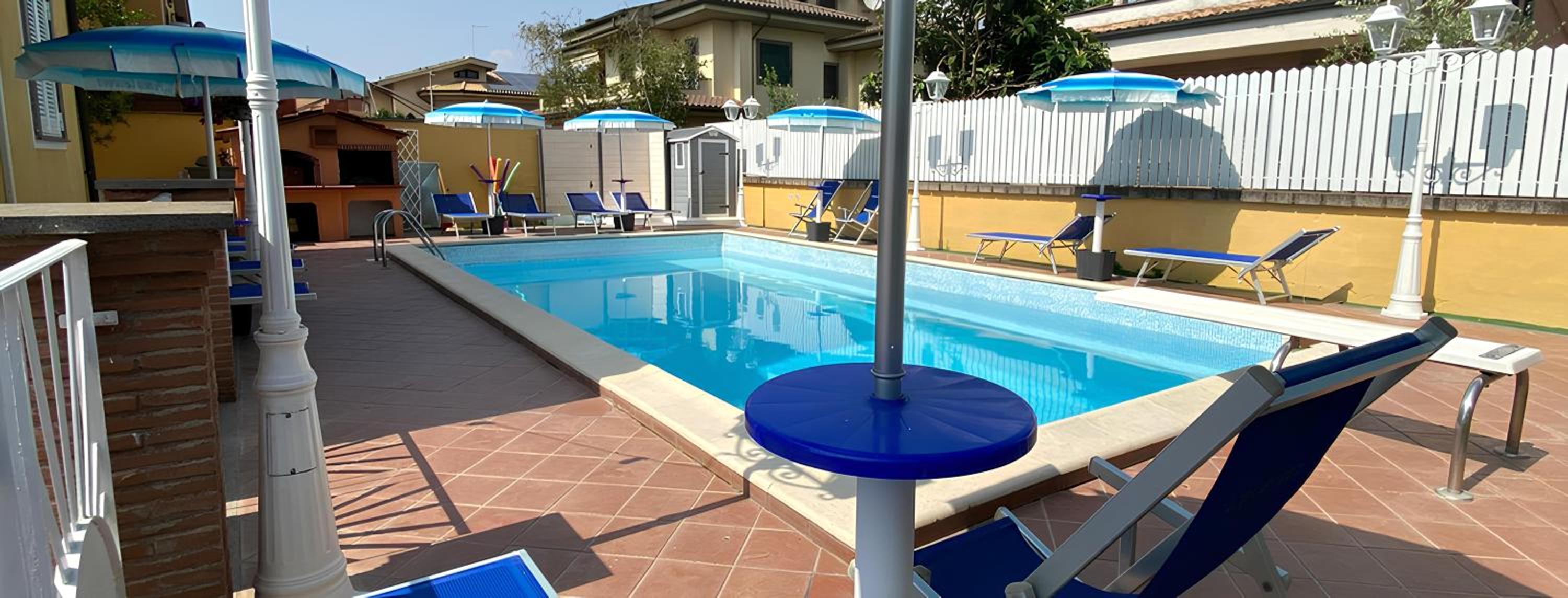 Miu' B&B , Ciampino , Villa con Piscina e Parcheggio Privato