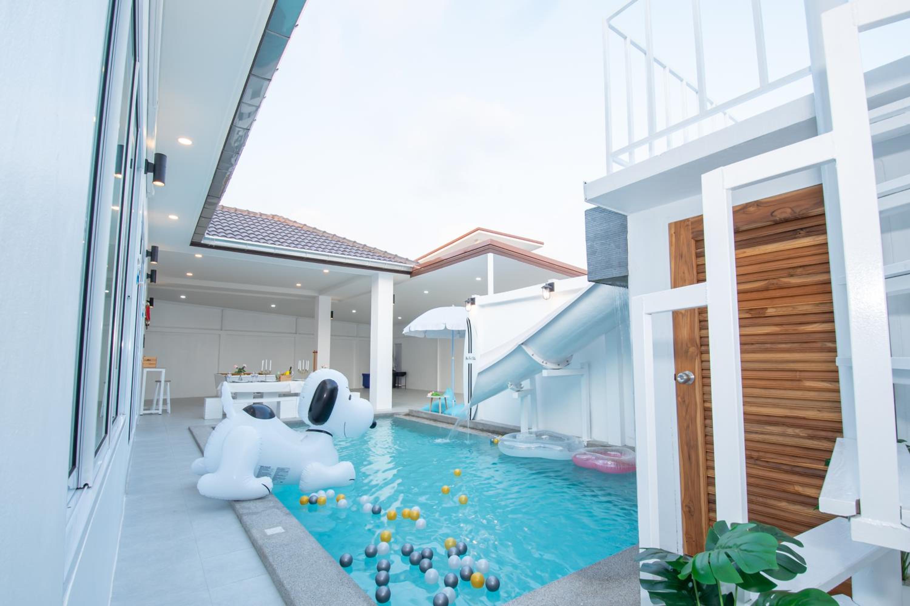 Mina Pool Villa