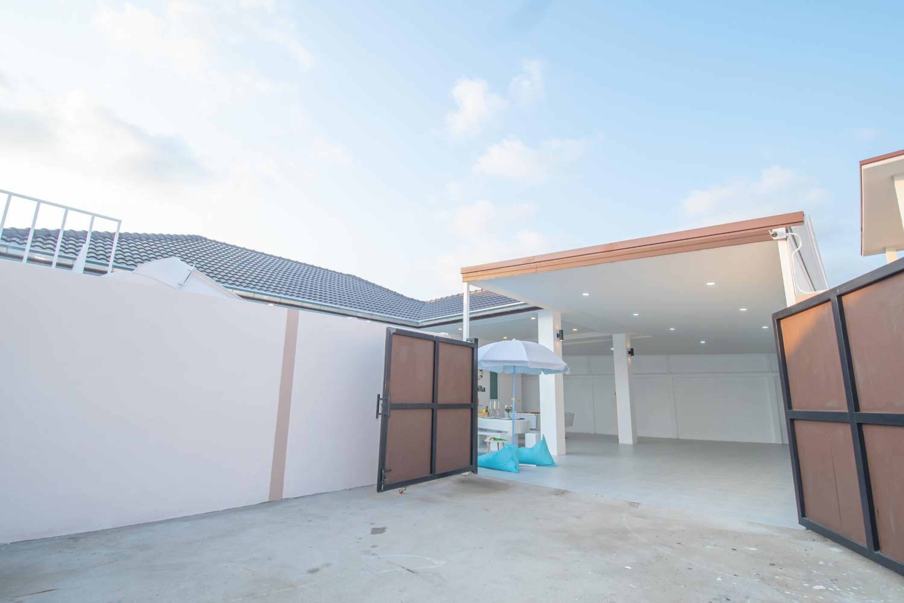 Mina Pool Villa
