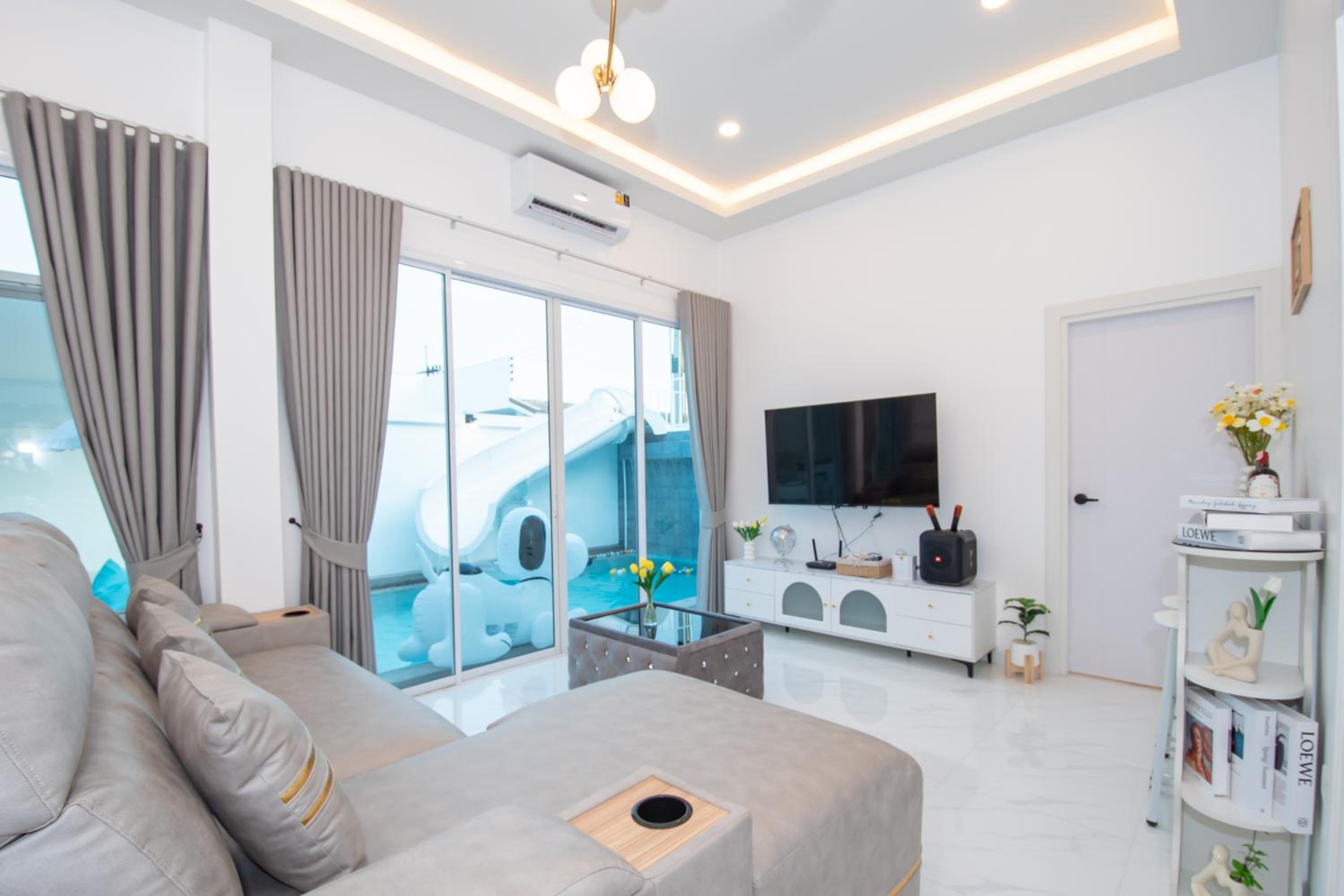 Mina Pool Villa