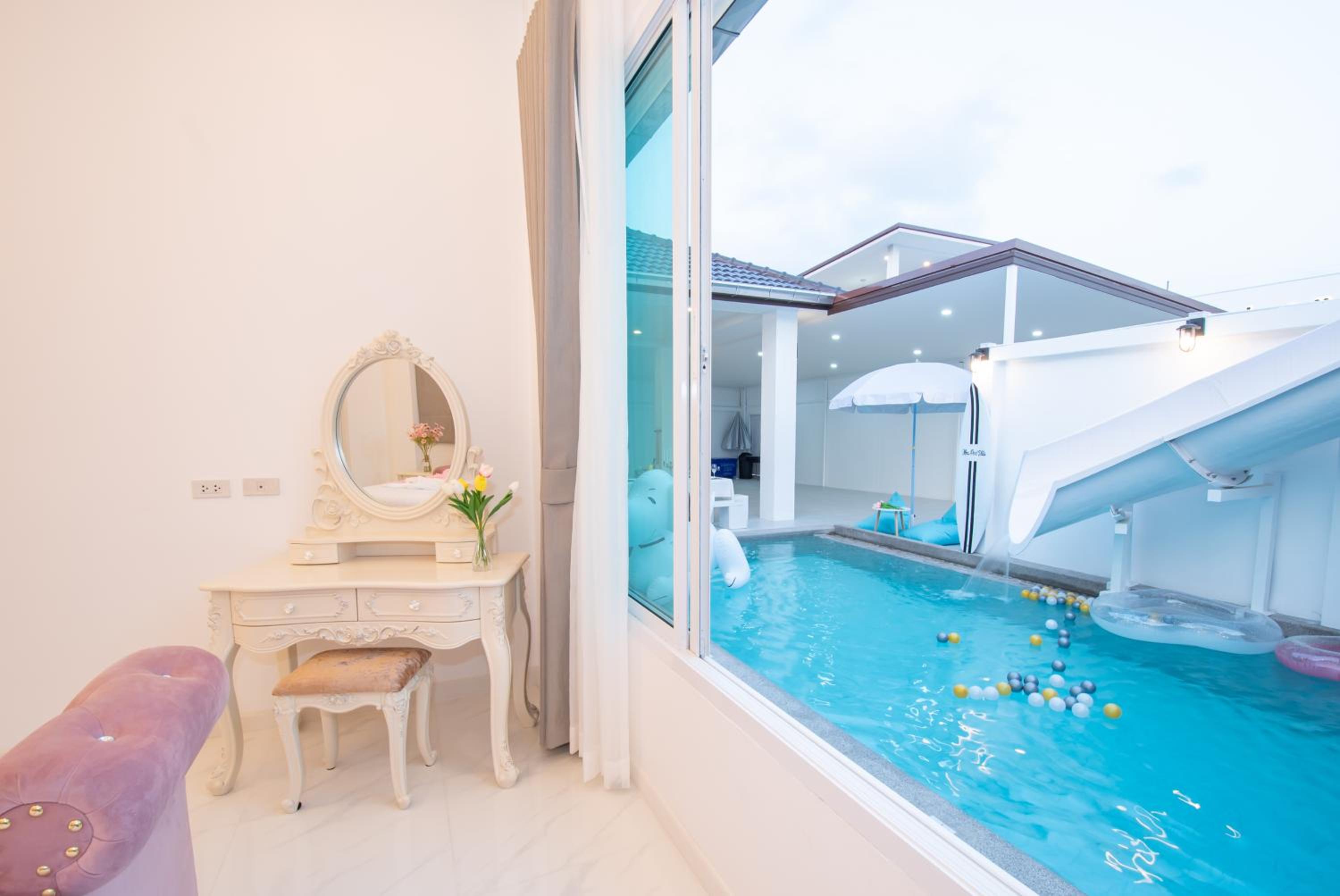 Mina Pool Villa