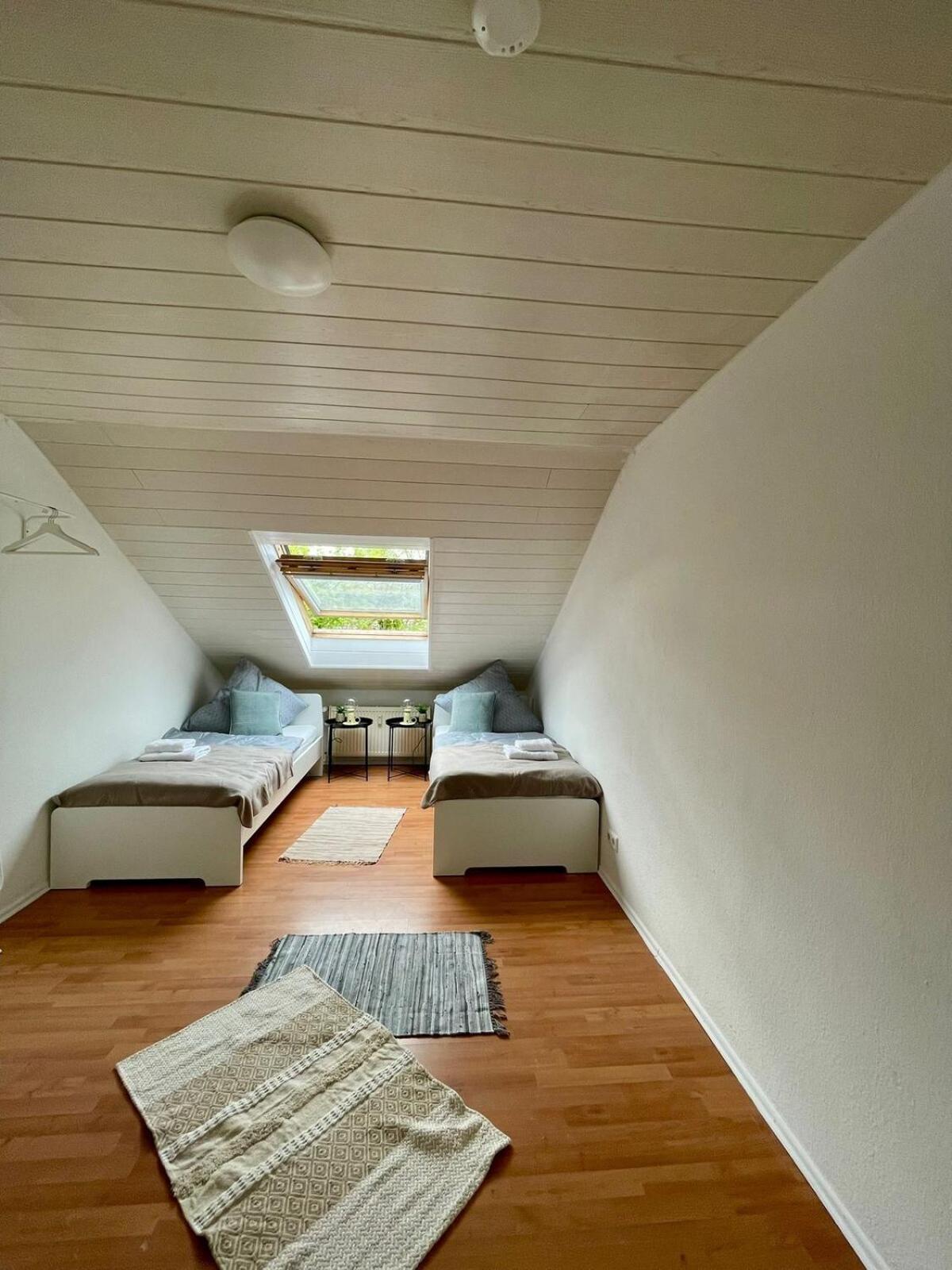 Charmante Dachgeschosswohnung bis zu 6 Gäste