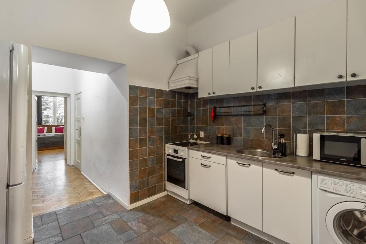 Golden Apartments - Great Location- Warsaw Stays-F14