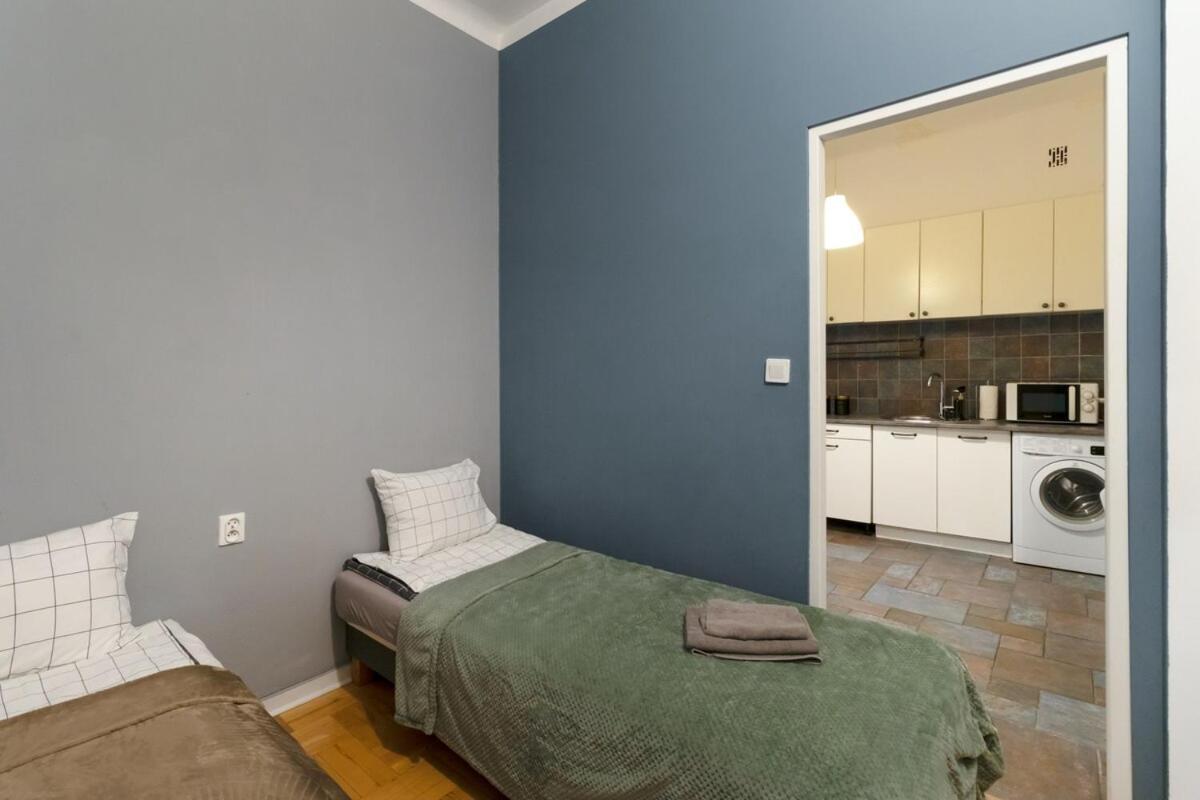 Golden Apartments - Great Location- Warsaw Stays-F14