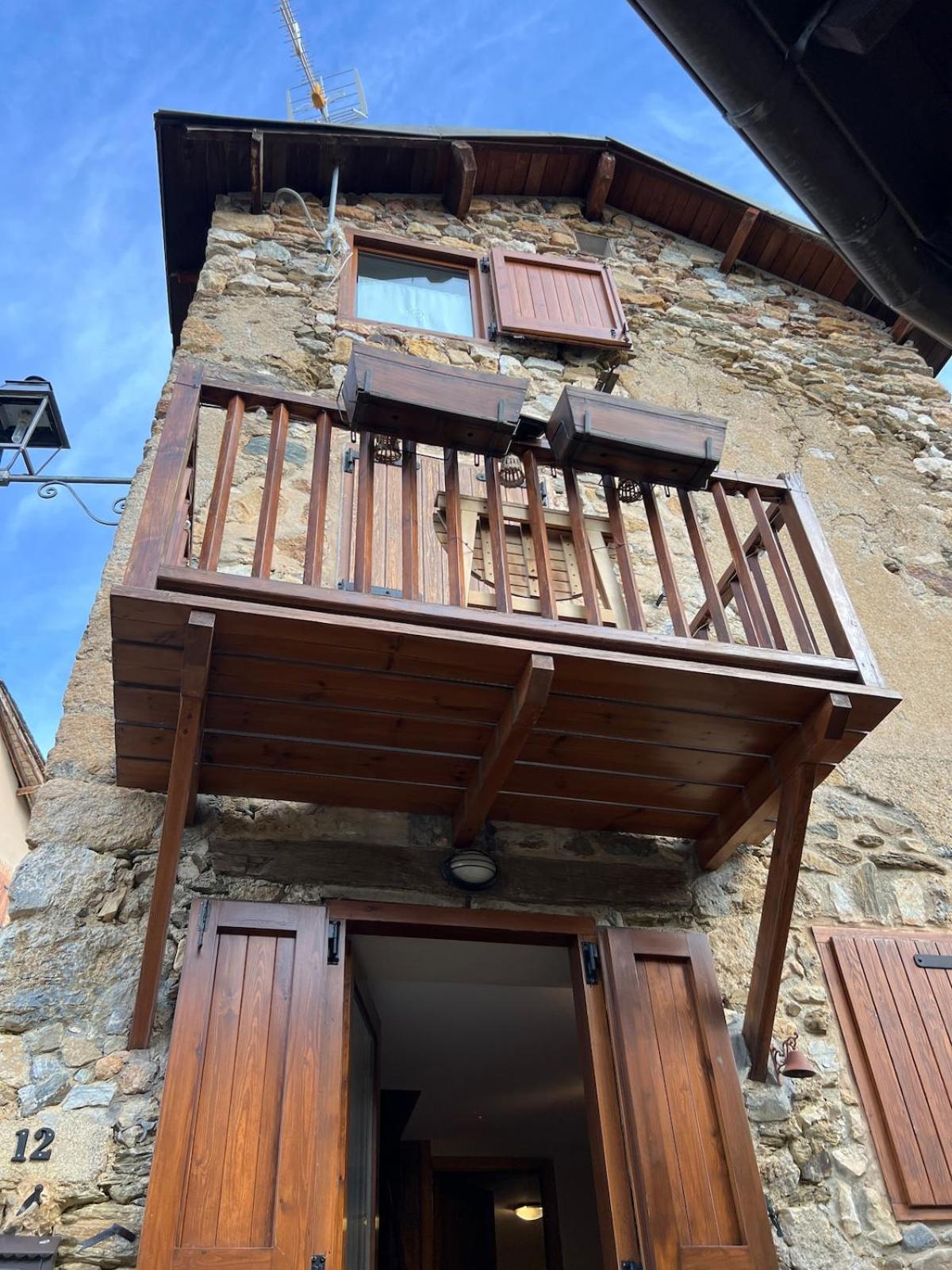 Cal Gano, 3-Story Stone & Wood Mountain Retreat