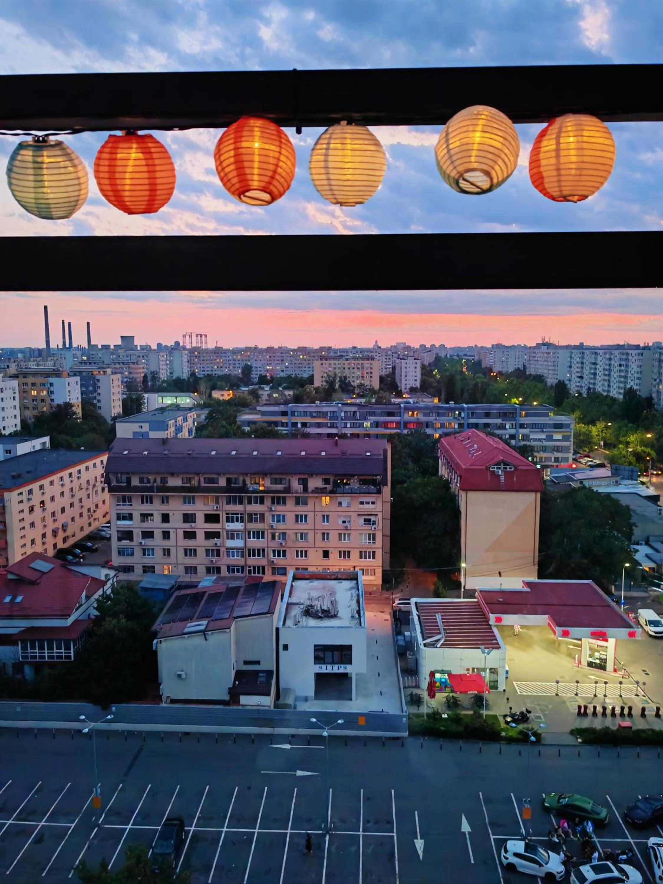 Sunset Bucharest 84, photo 52