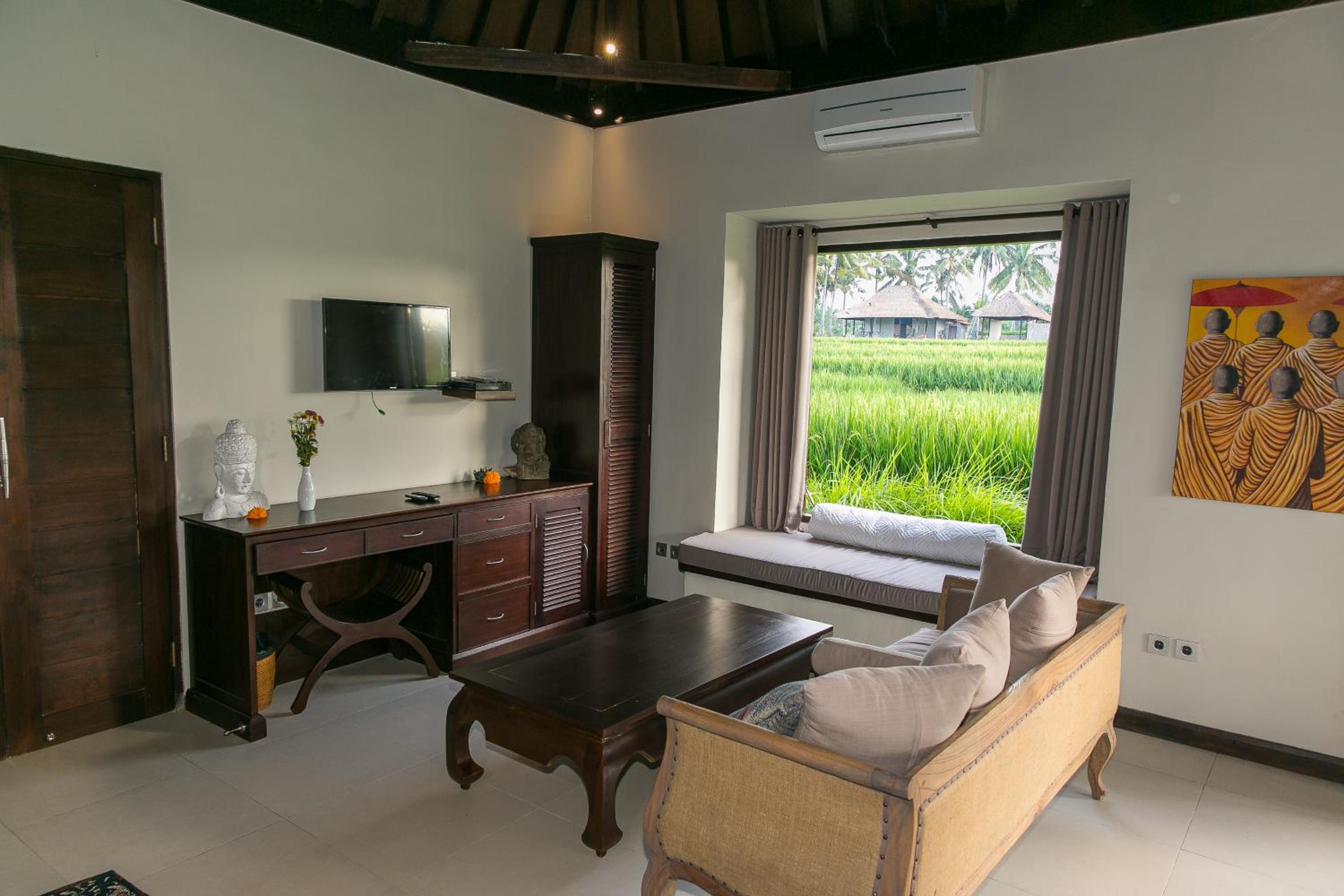 Solo Villas & Retreat