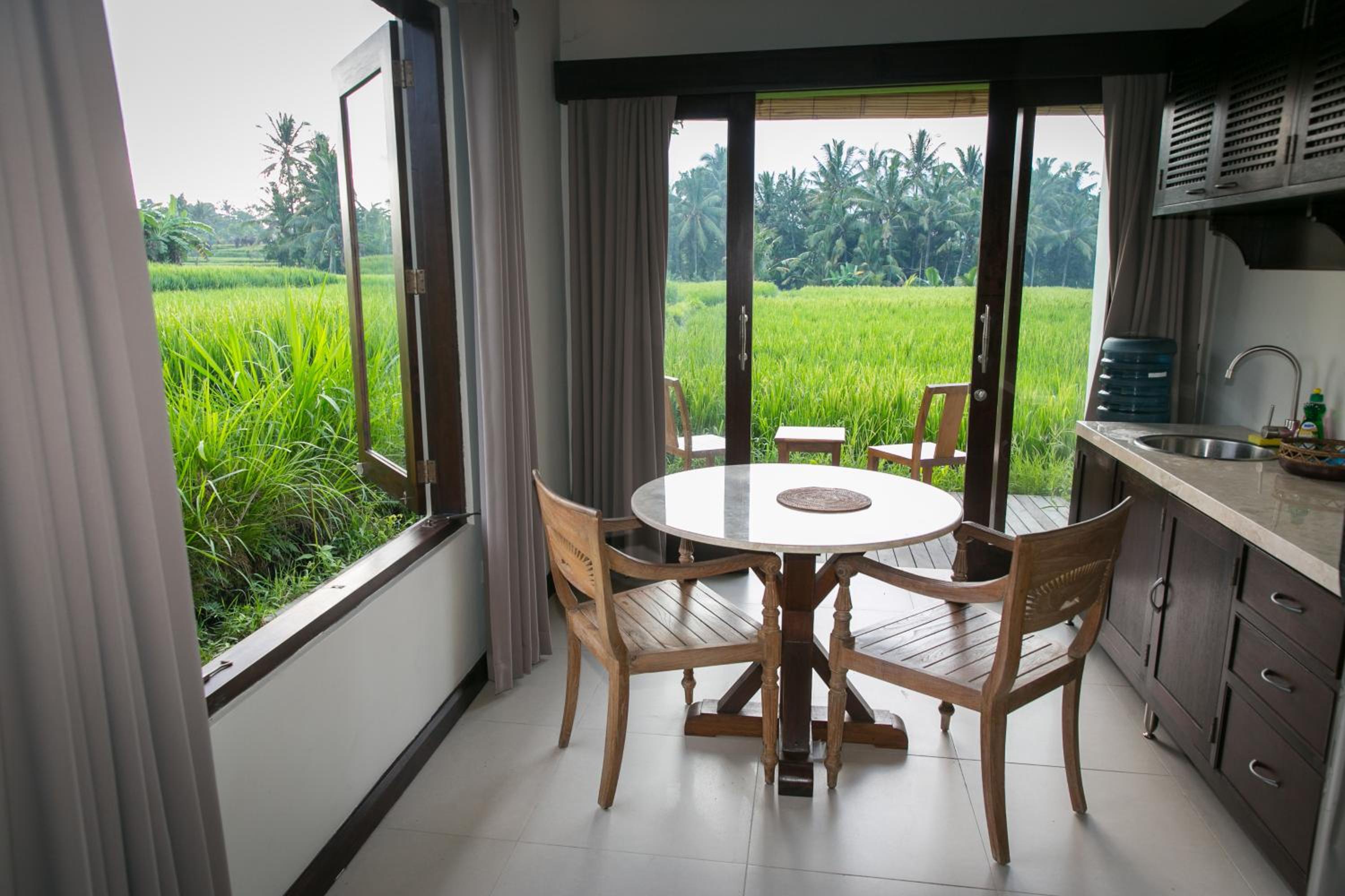 Solo Villas & Retreat