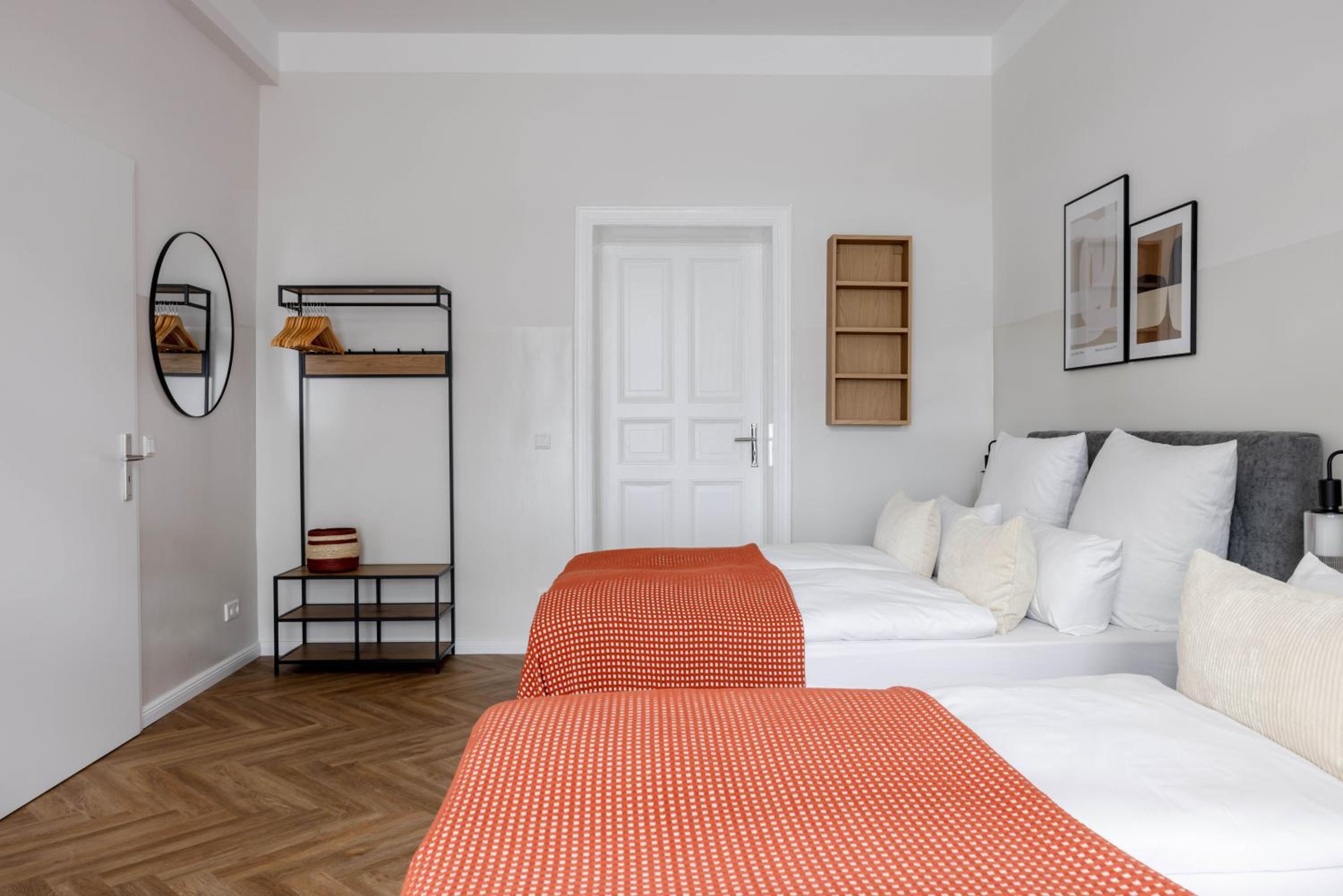 oompH Berlin Minimalist & Mighty - 1 BR hosting up to 6