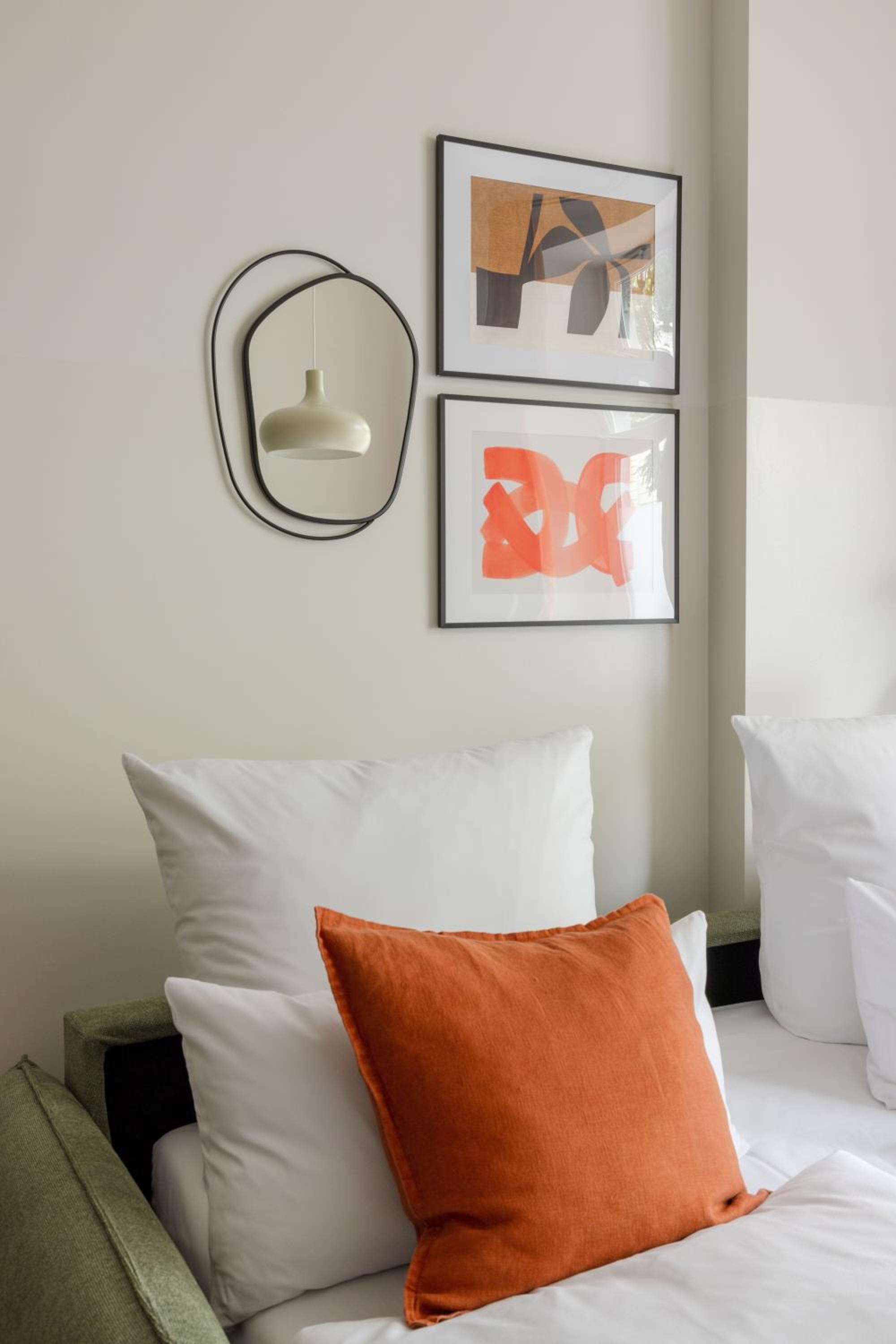 oompH Berlin Minimalist & Mighty - 1 BR hosting up to 6