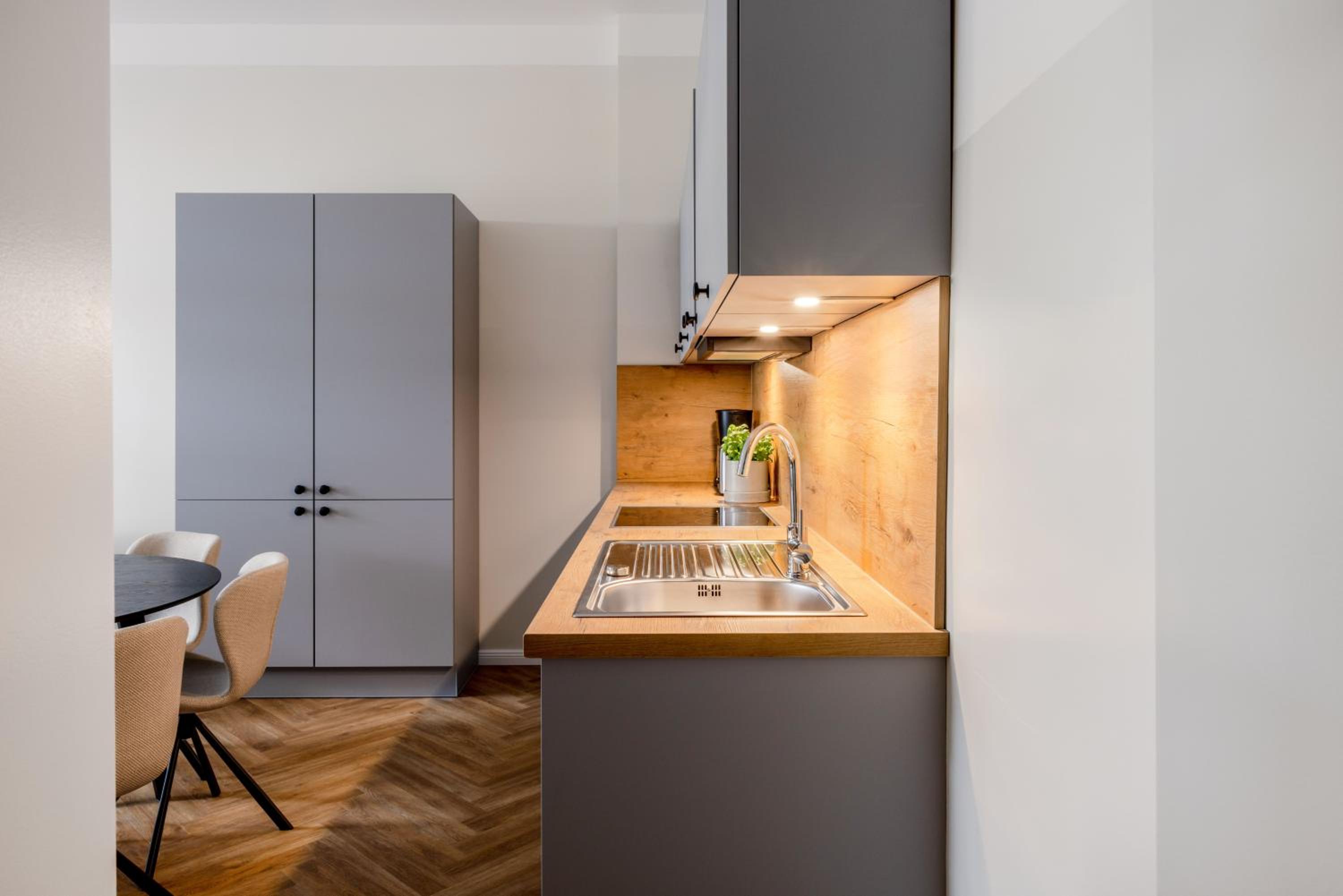 oompH Berlin Minimalist & Mighty - 1 BR hosting up to 6