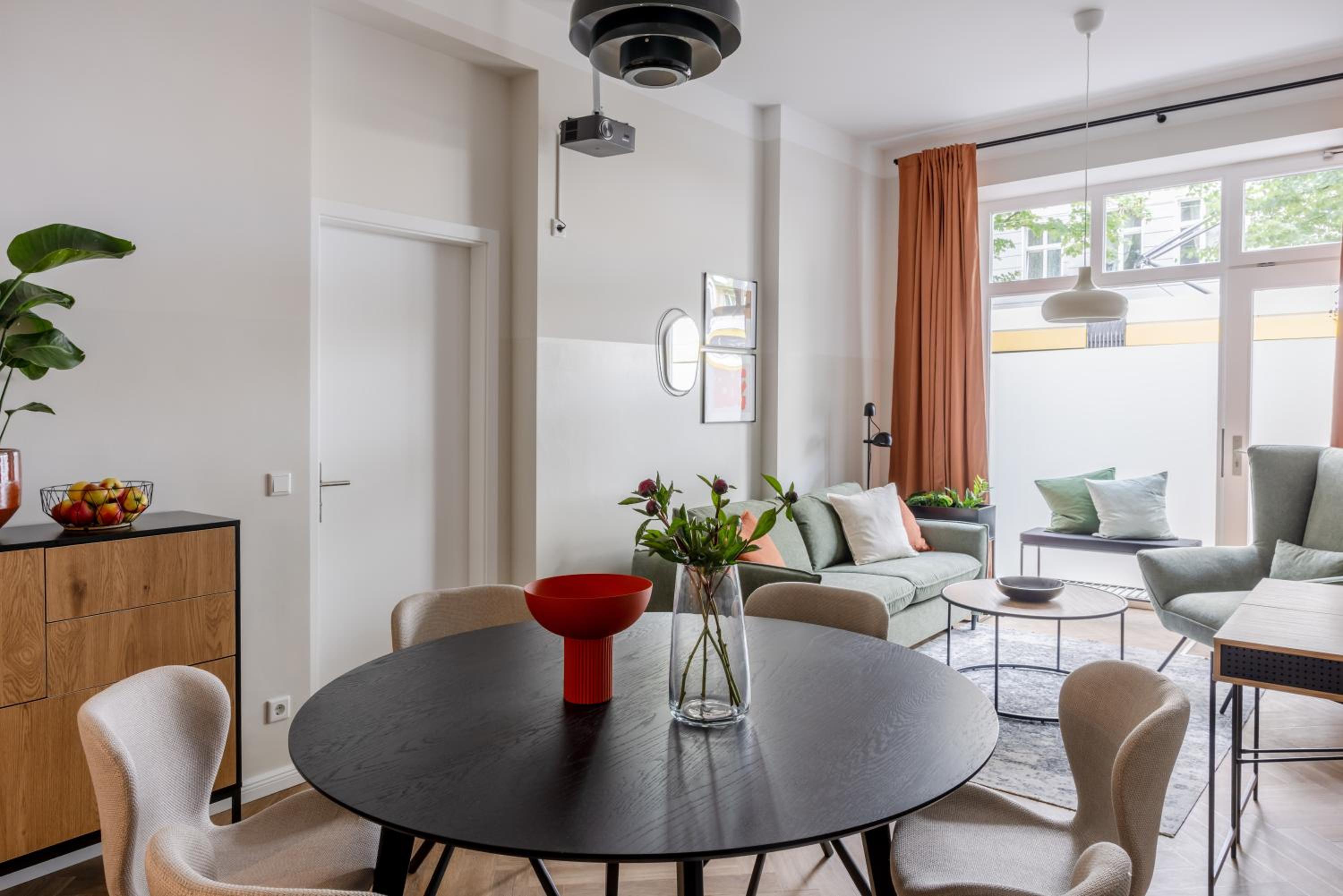 oompH Berlin Minimalist & Mighty - 1 BR hosting up to 6