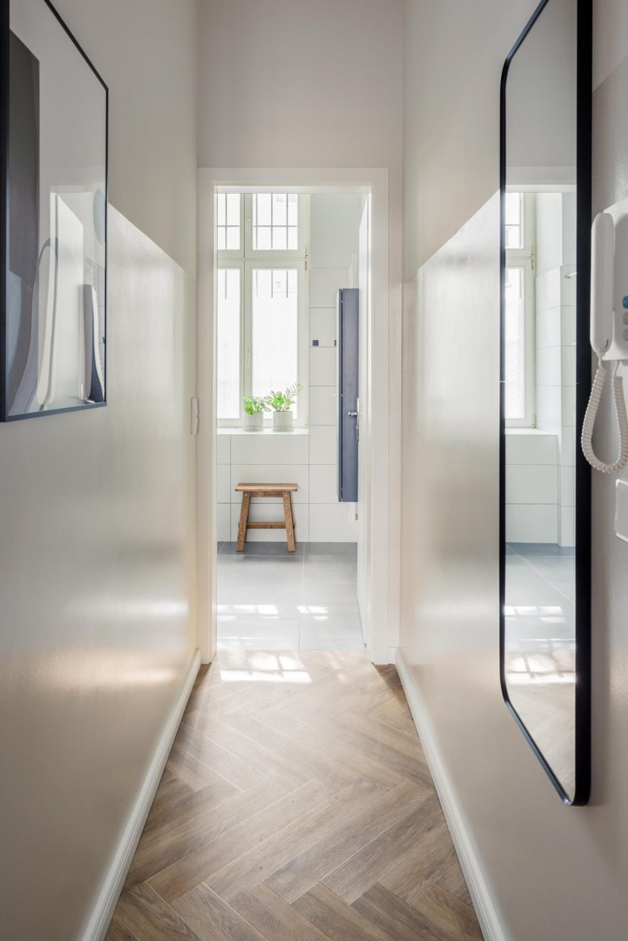oompH Berlin Minimalist & Mighty - 1 BR hosting up to 6