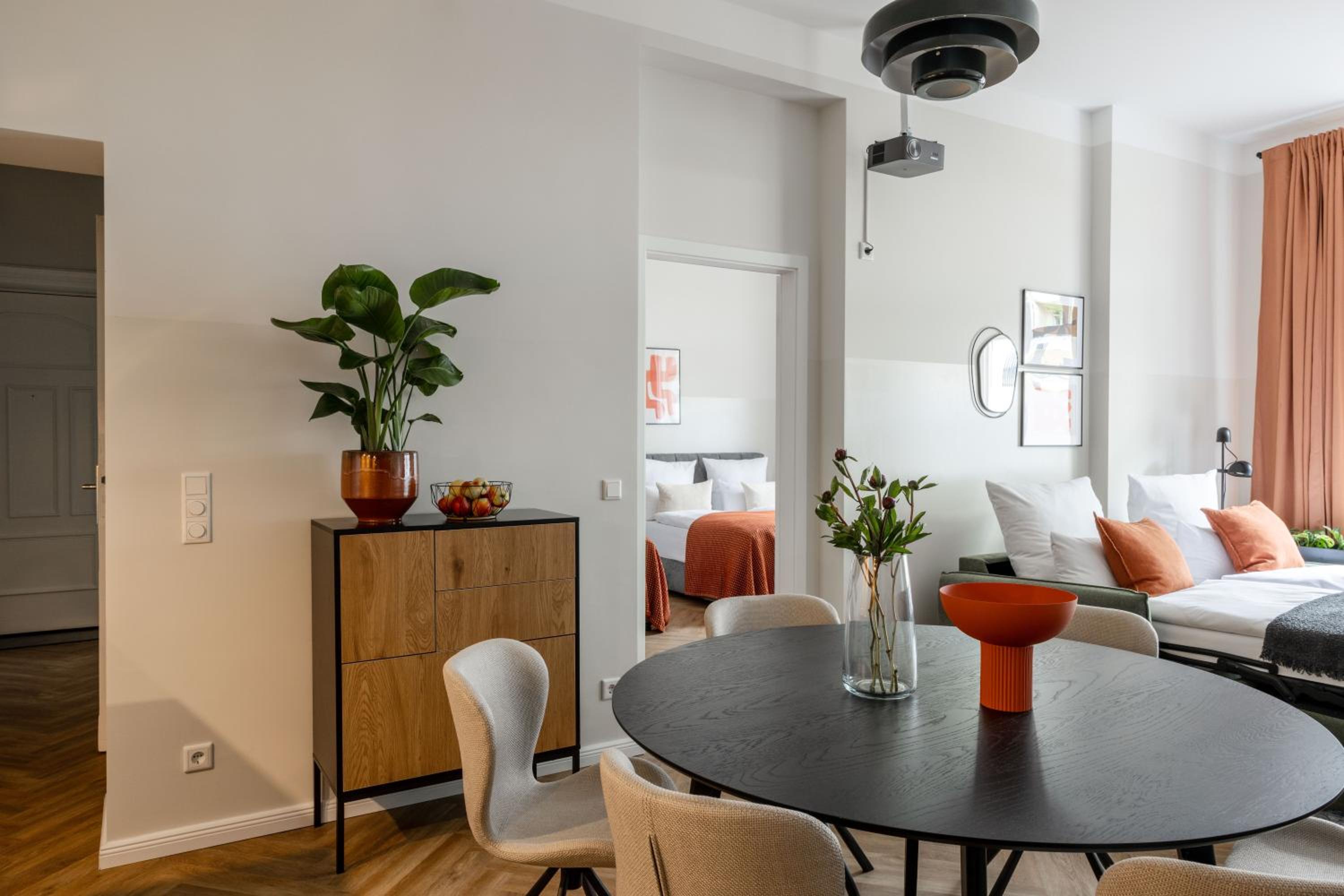 oompH Berlin Minimalist & Mighty - 1 BR hosting up to 6