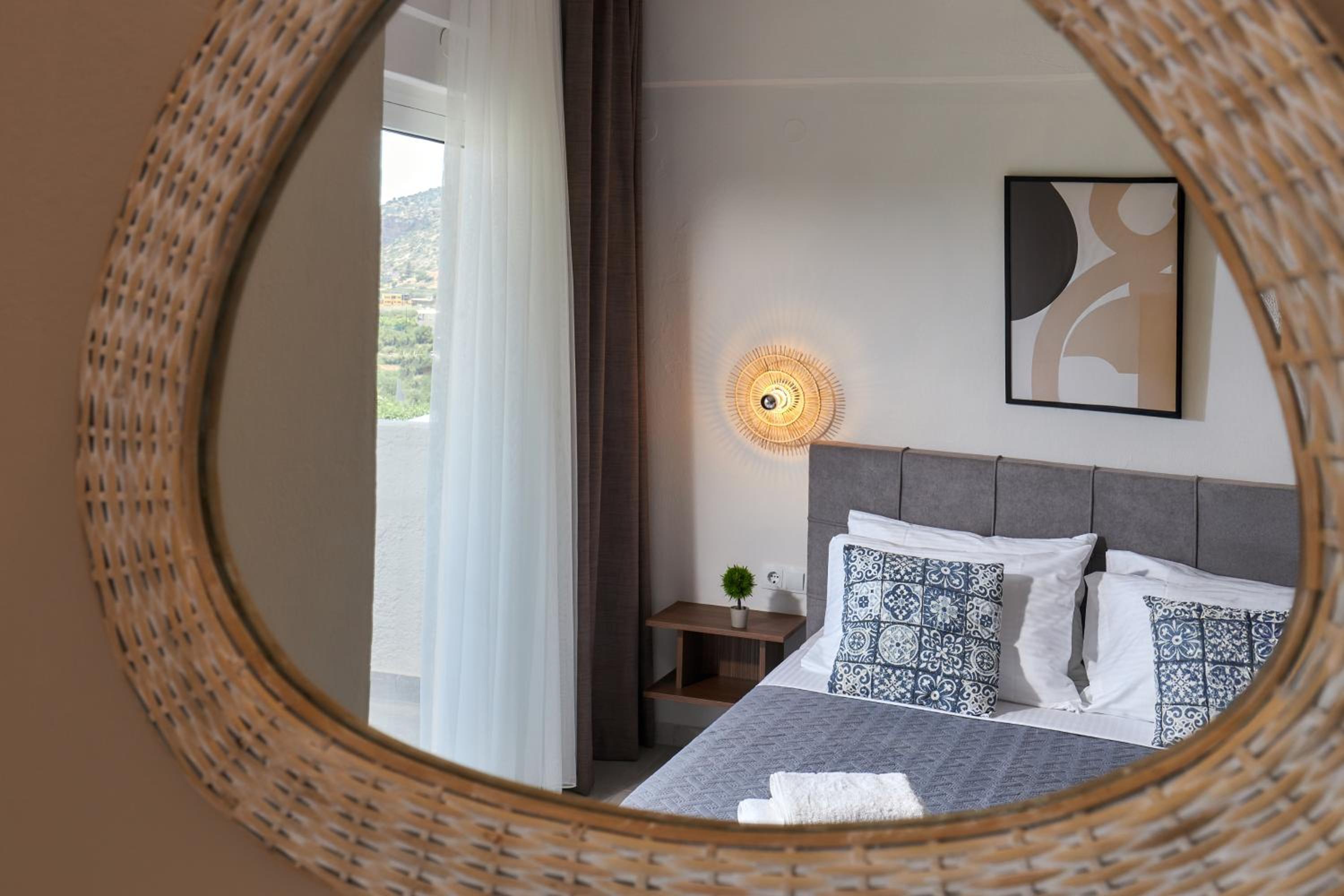 Mila Malia Suites