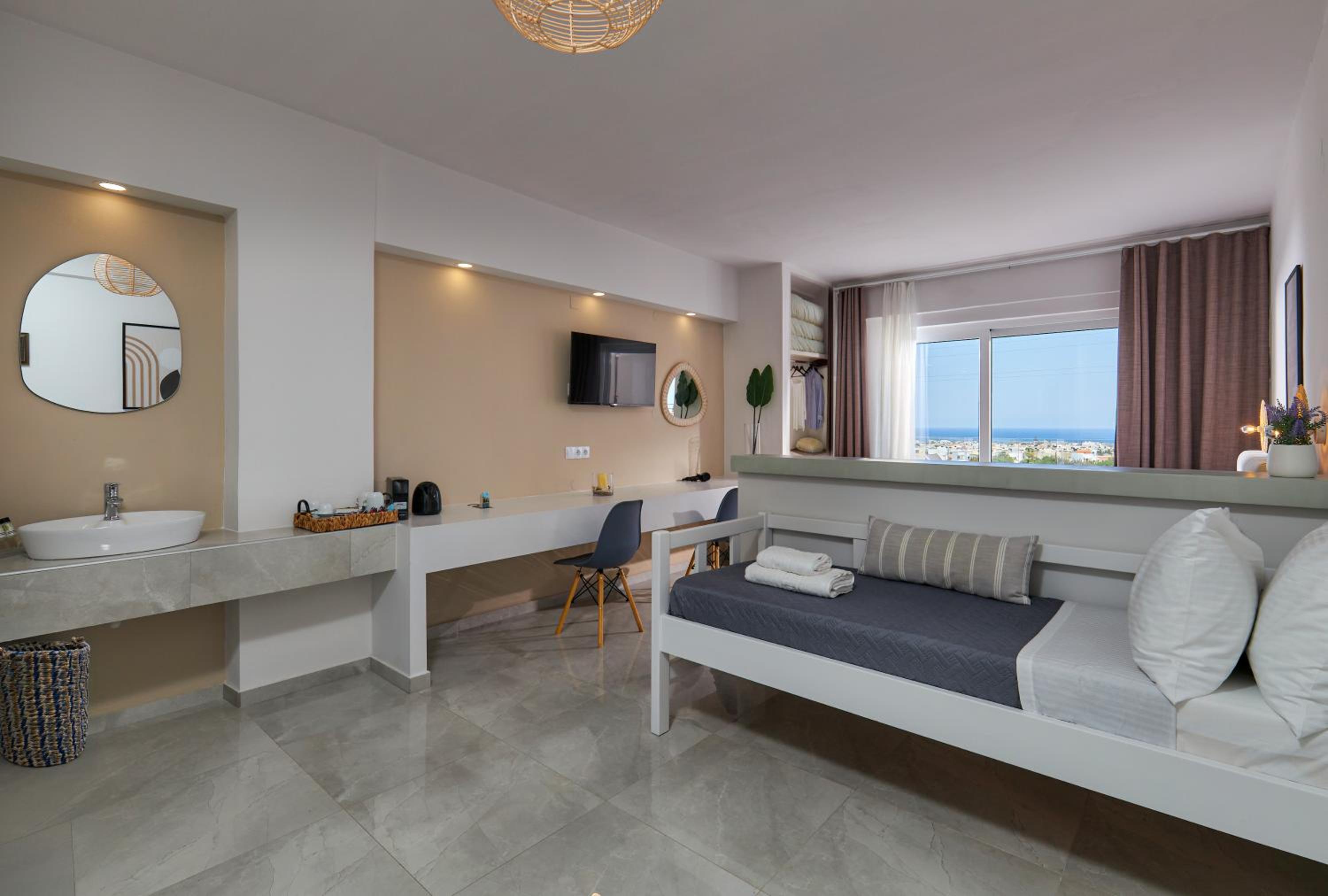 Mila Malia Suites