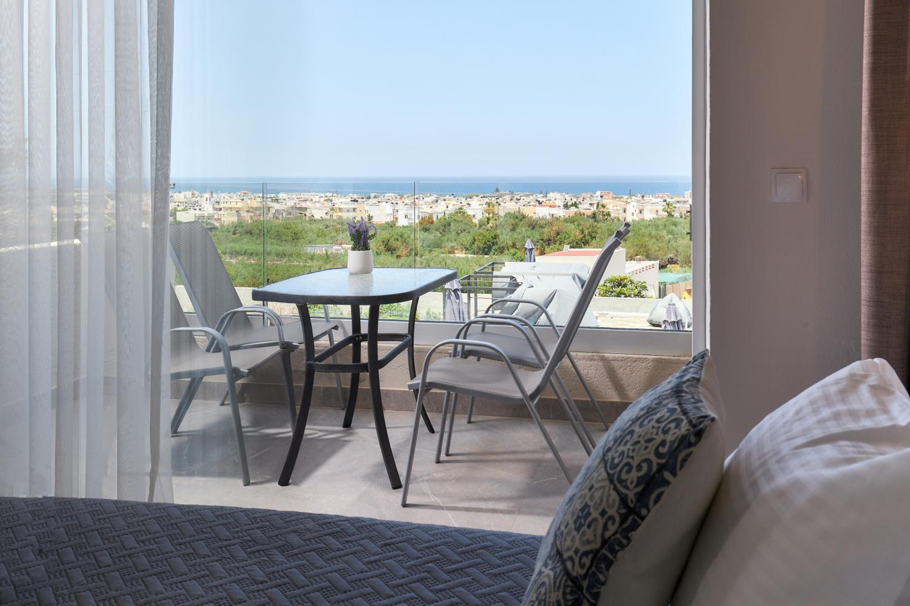 Mila Malia Suites