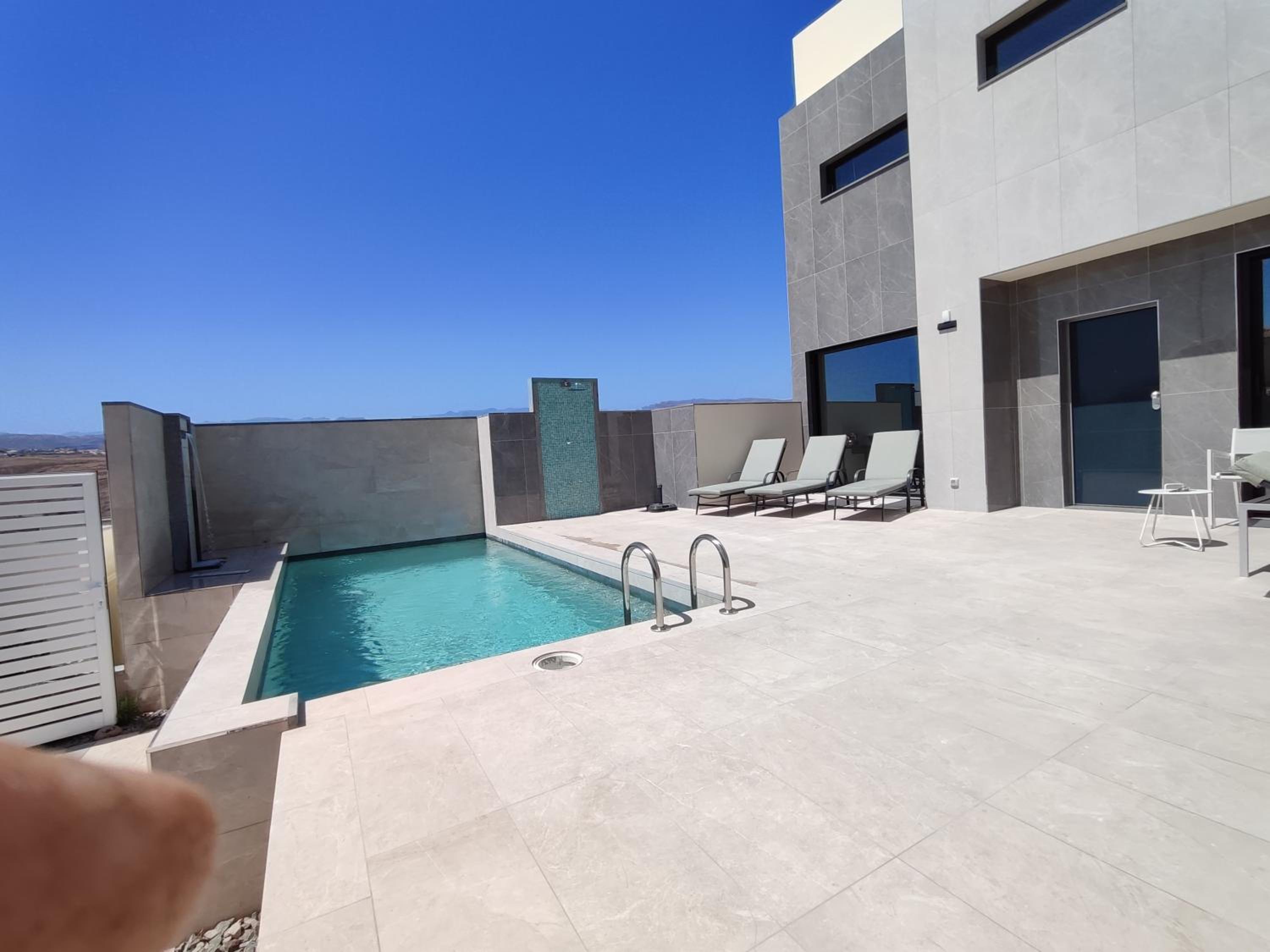VillasRoyale Rex - no steps, easy access, heated pool & BBQ