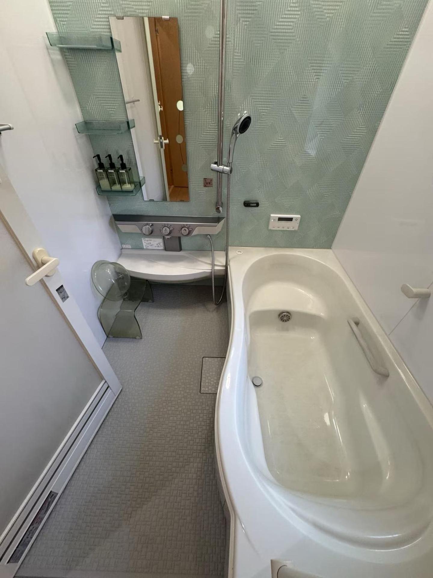 5 Minutes Train to Haneda Airport 2 Bedrooms 5 Beds Fully Equipped 2 Story Private House