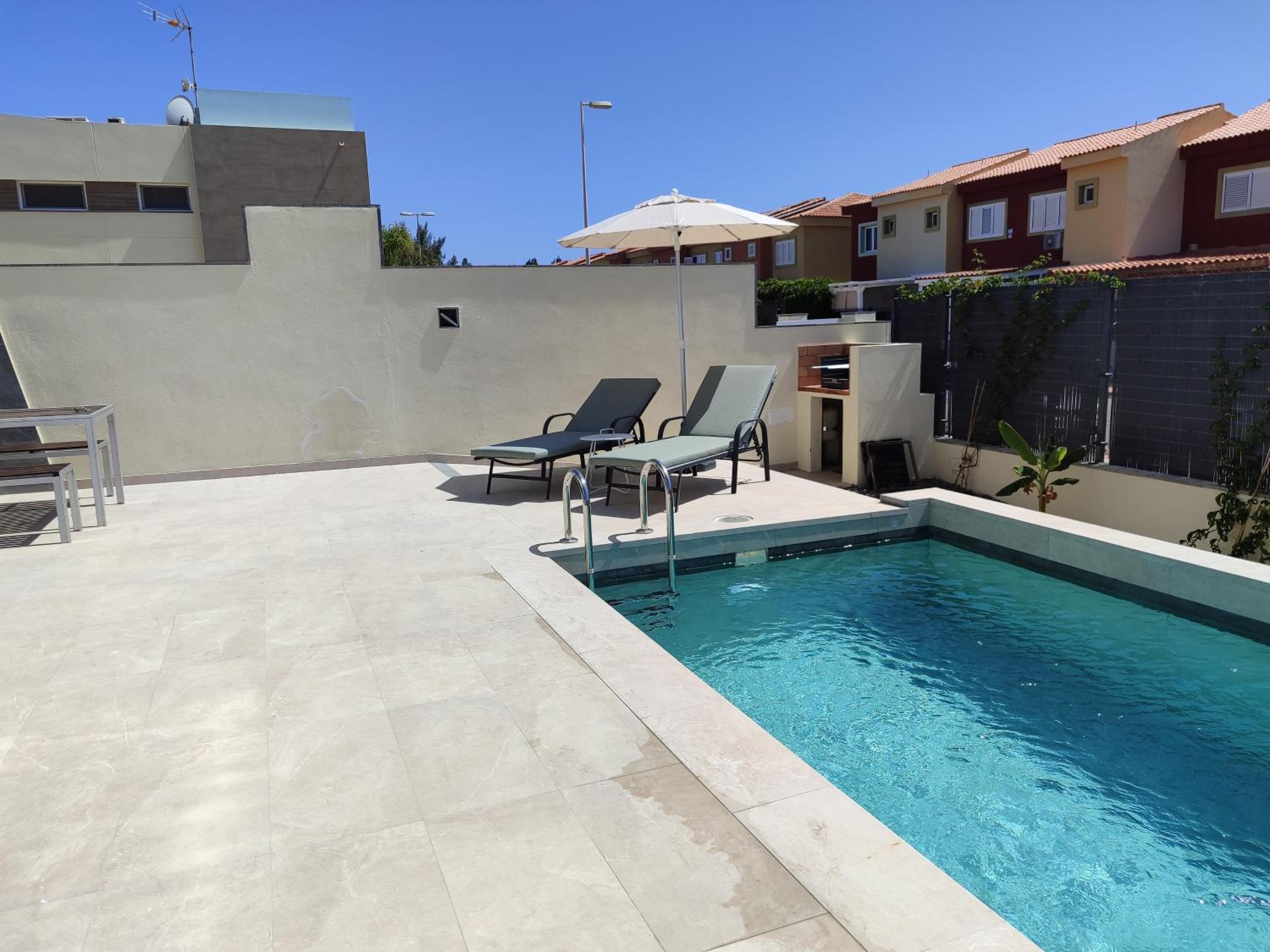VillasRoyale Rex - no steps, easy access, heated pool & BBQ