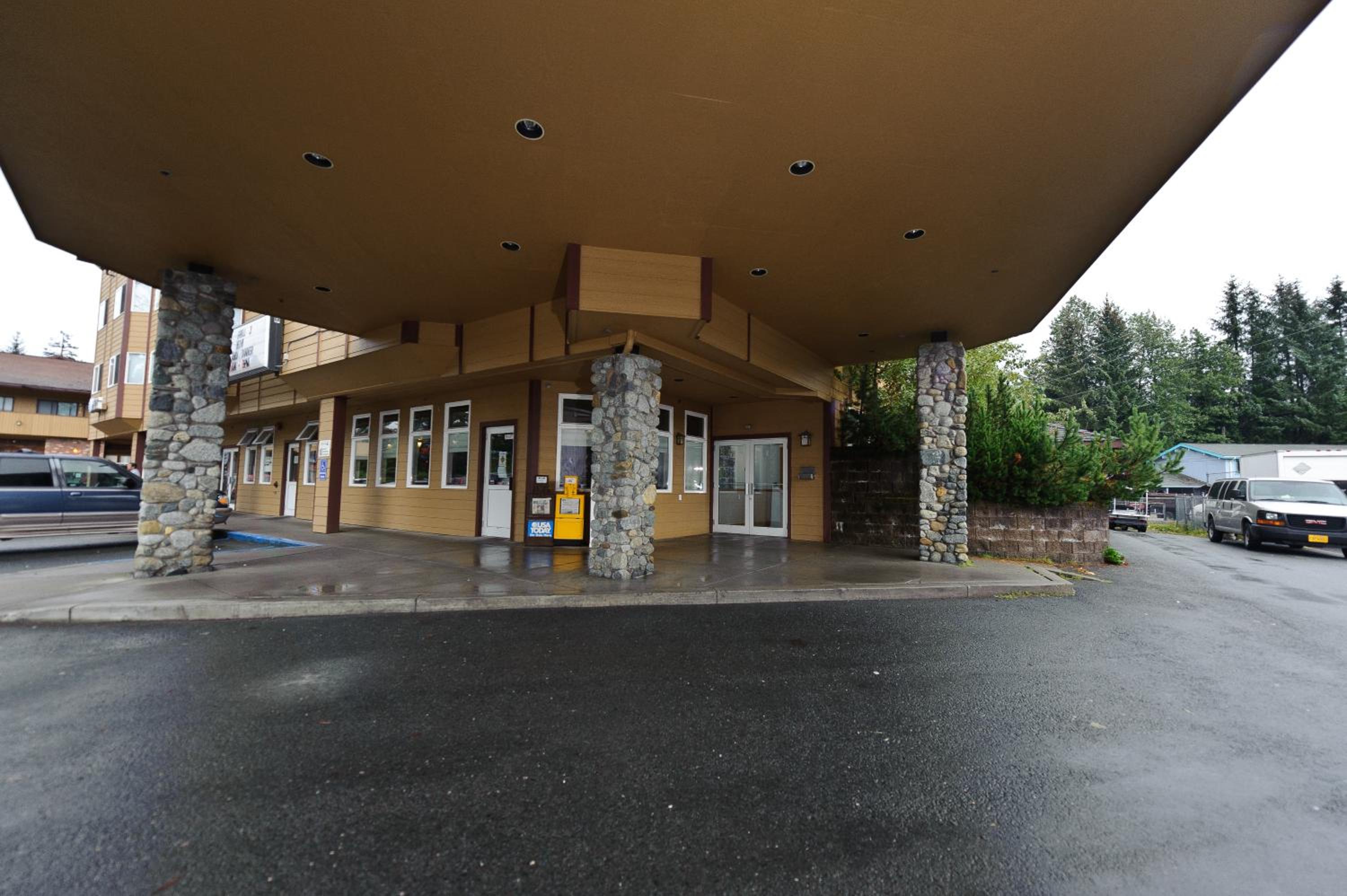 Juneau Vacations - Frontier Suites Hotel in Juneau - Property Image 7