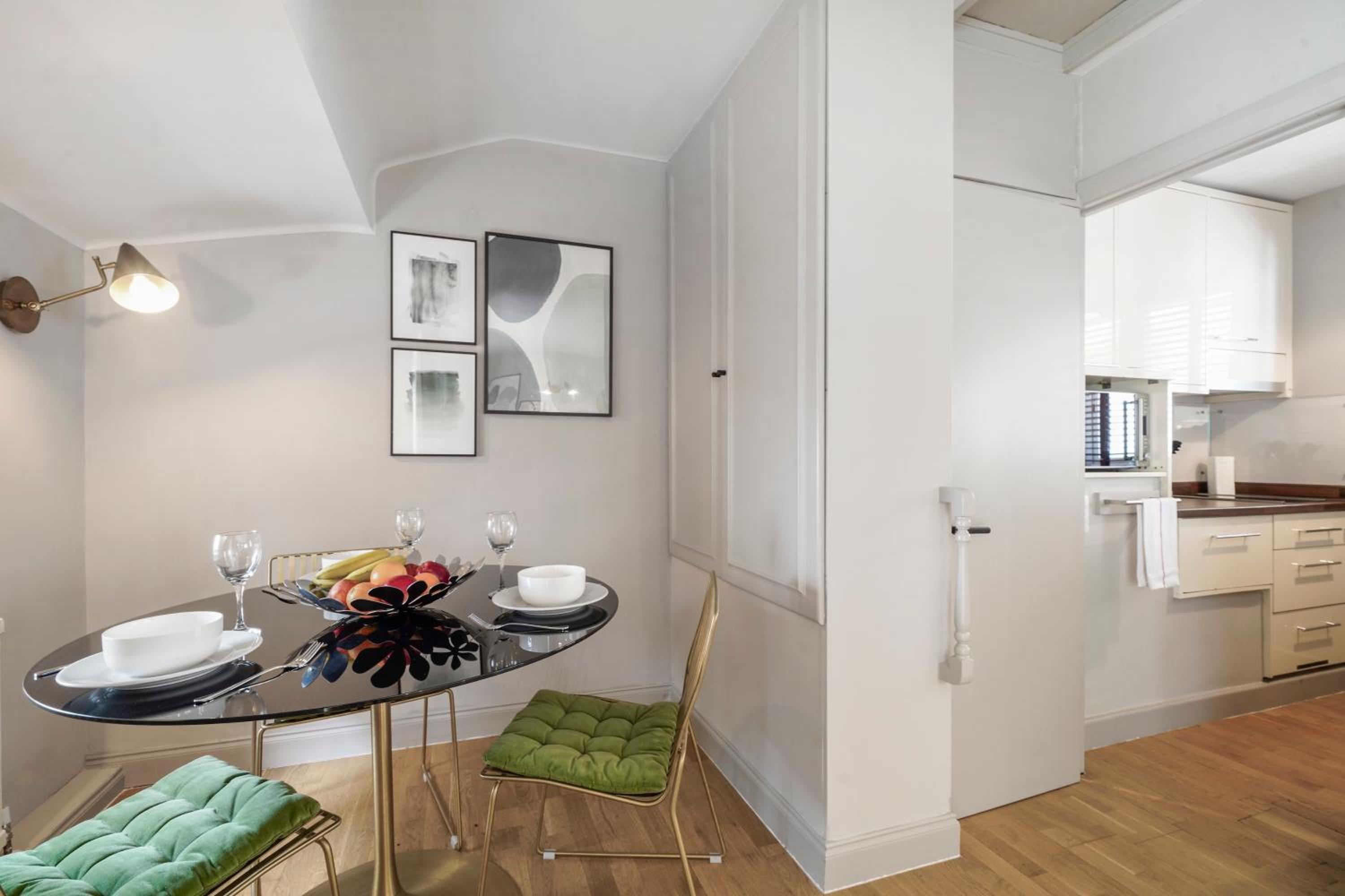 Chic 1 Bed House in Knightsbridge FREE WIFI by City Stay Aparts London