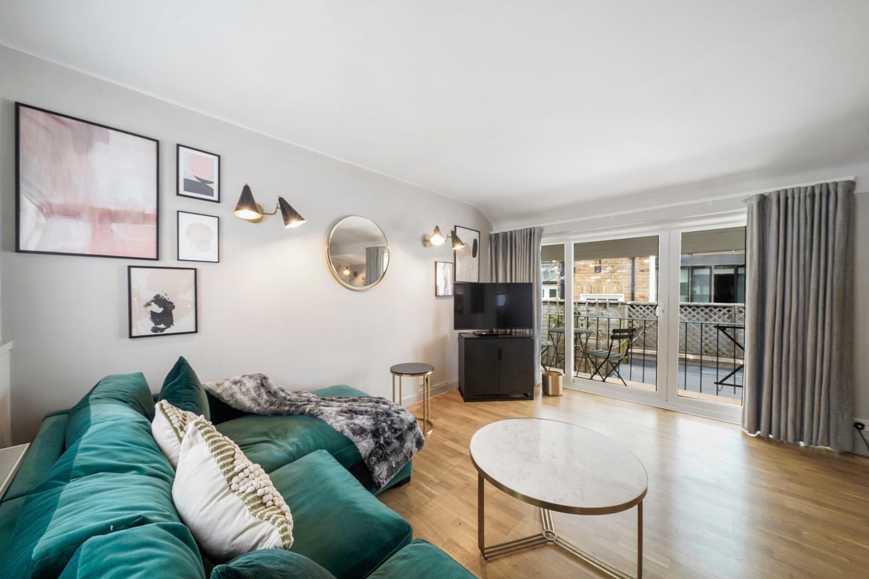 Chic 1 Bed House in Knightsbridge FREE WIFI by City Stay Aparts London