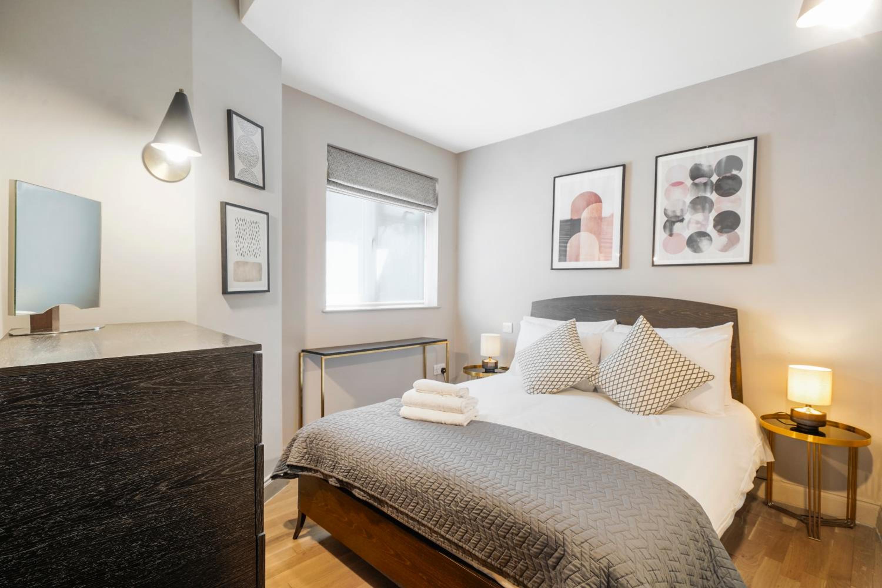 Chic 1 Bed House in Knightsbridge FREE WIFI by City Stay Aparts London