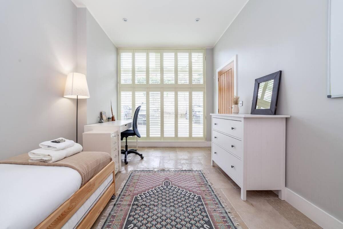 Beautiful light filled apartment in London