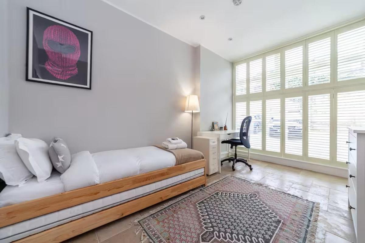 Beautiful light filled apartment in London