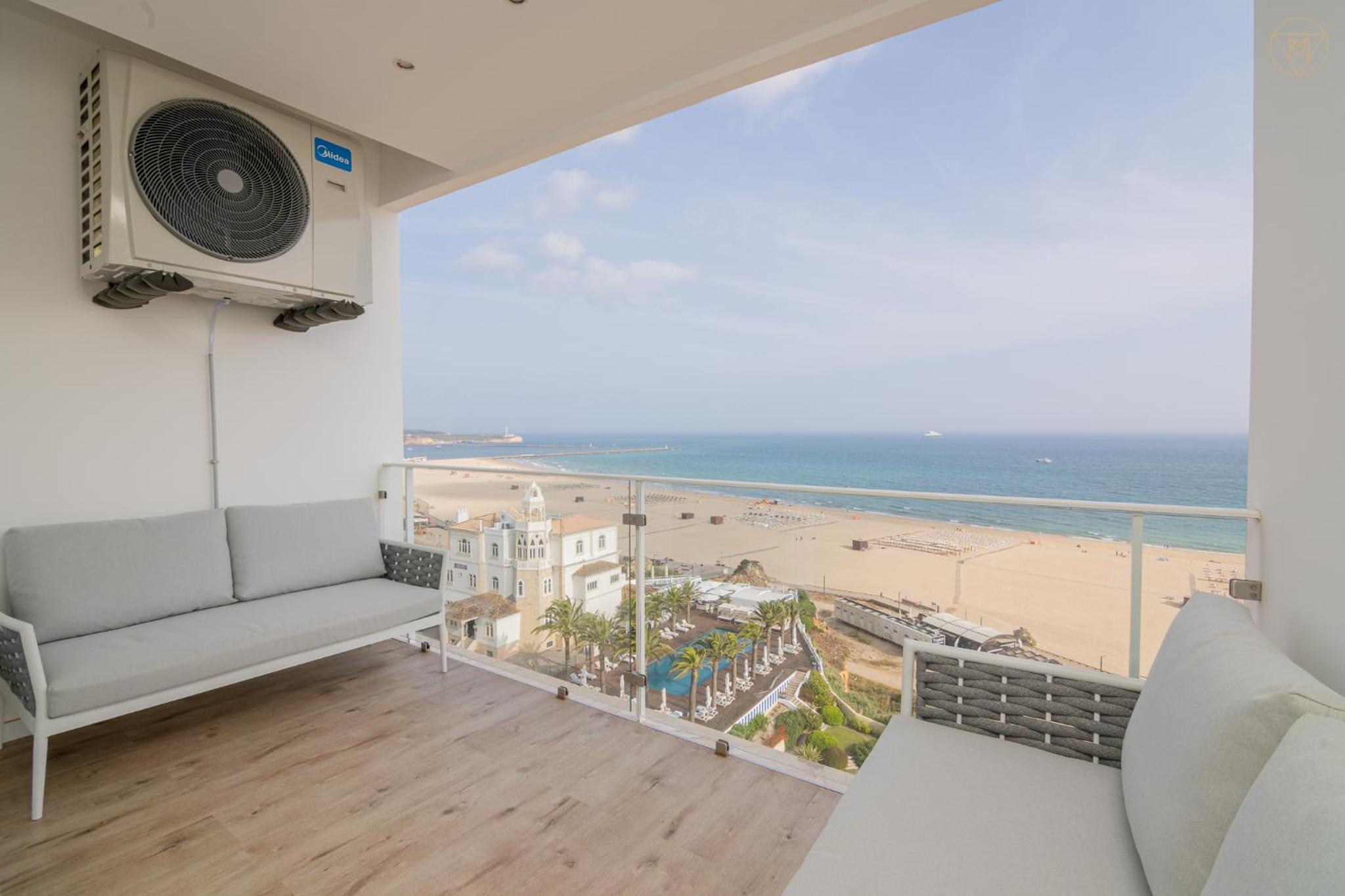Praia da Rocha - By The Sea