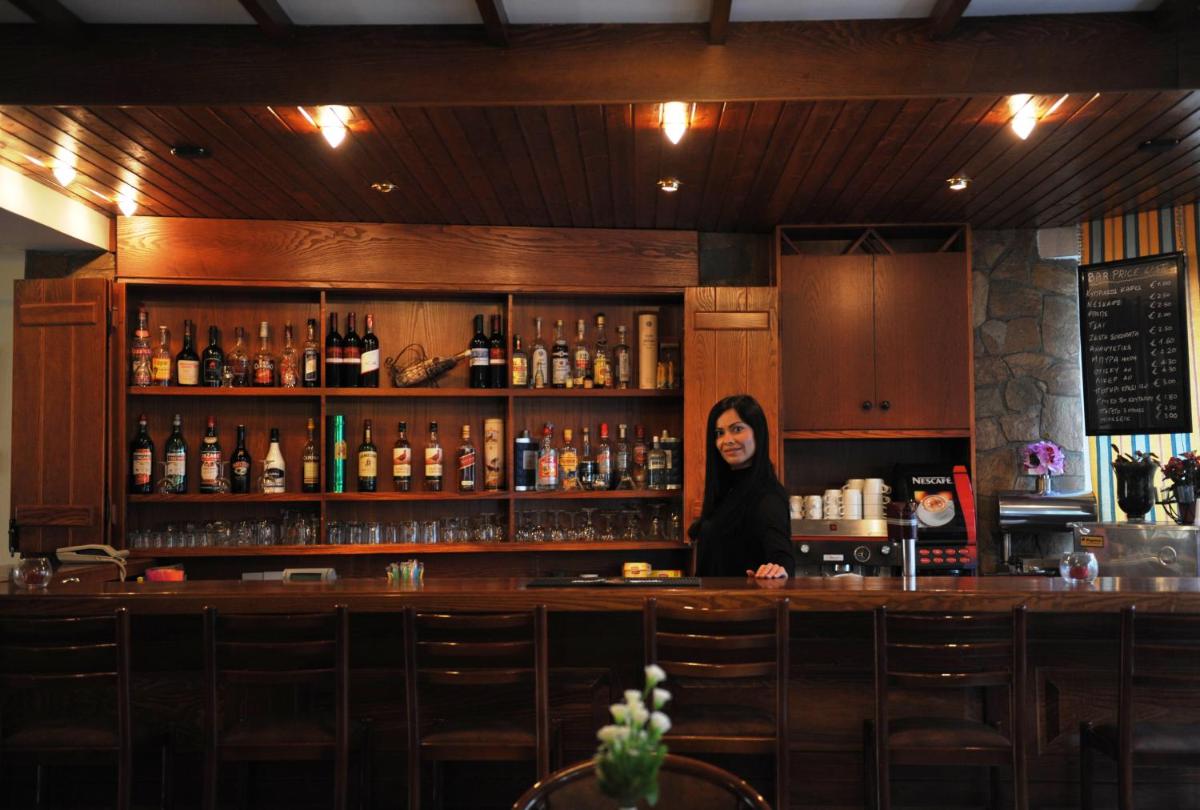 bar