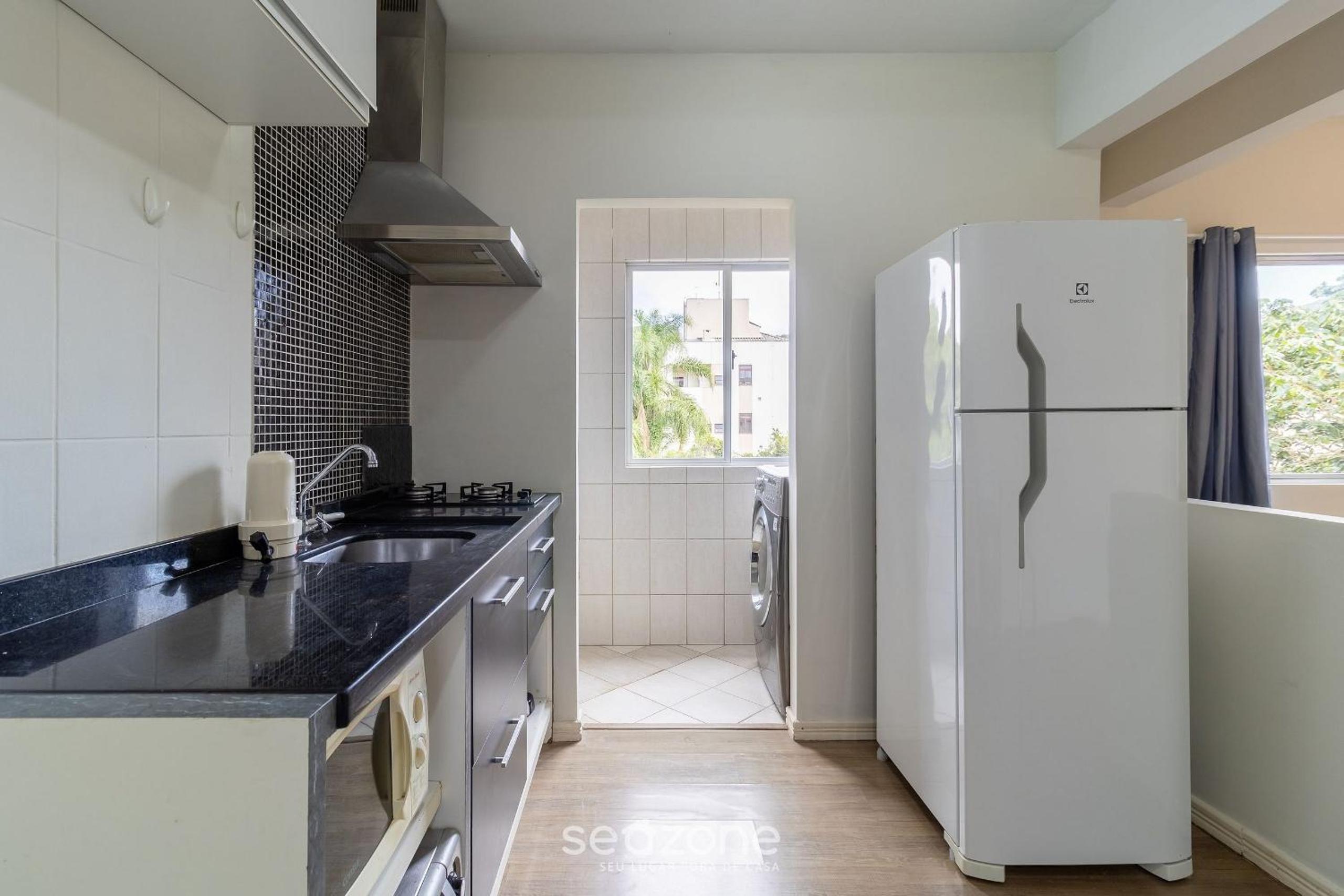 Apt 700m from Ingleses Beach MAB0203