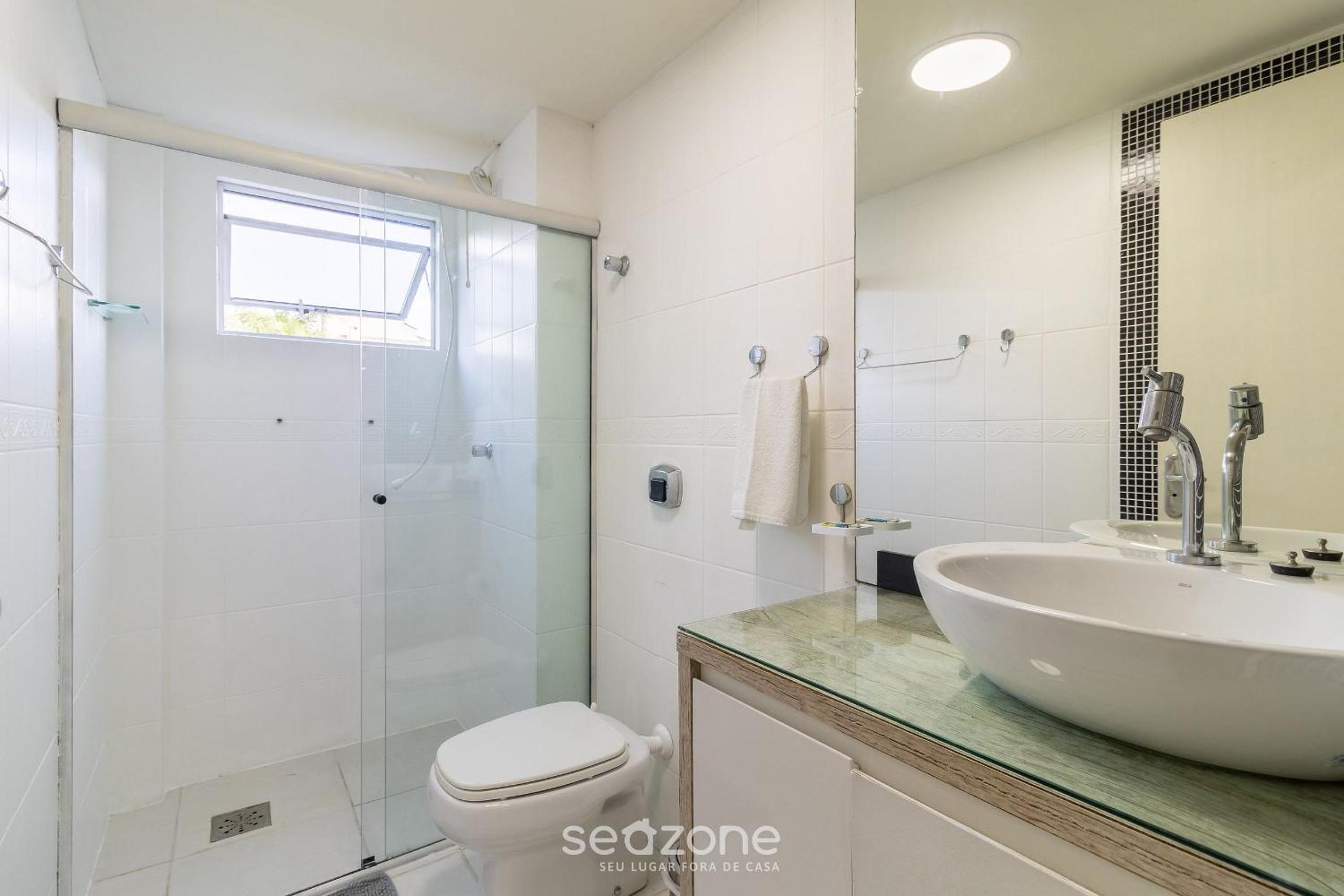 Apt 700m from Ingleses Beach MAB0203