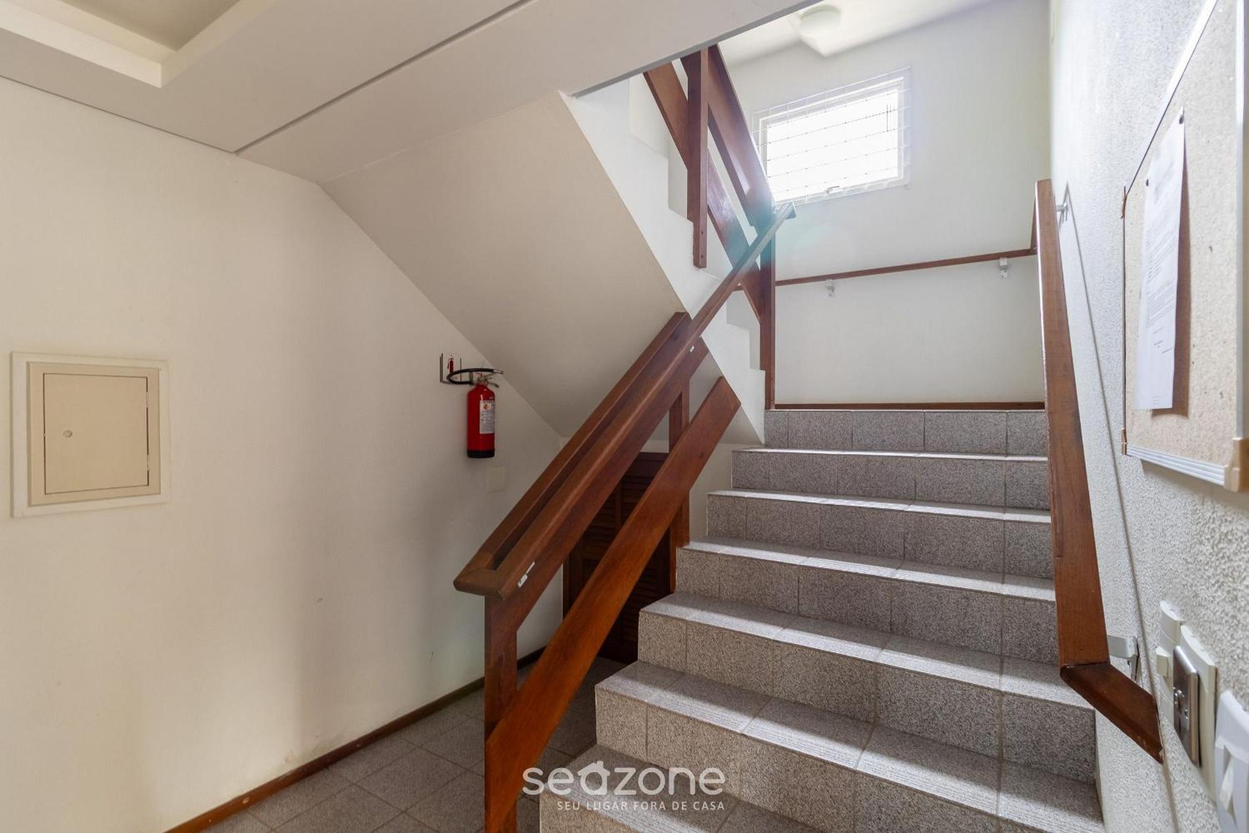 Apt 700m from Ingleses Beach MAB0203