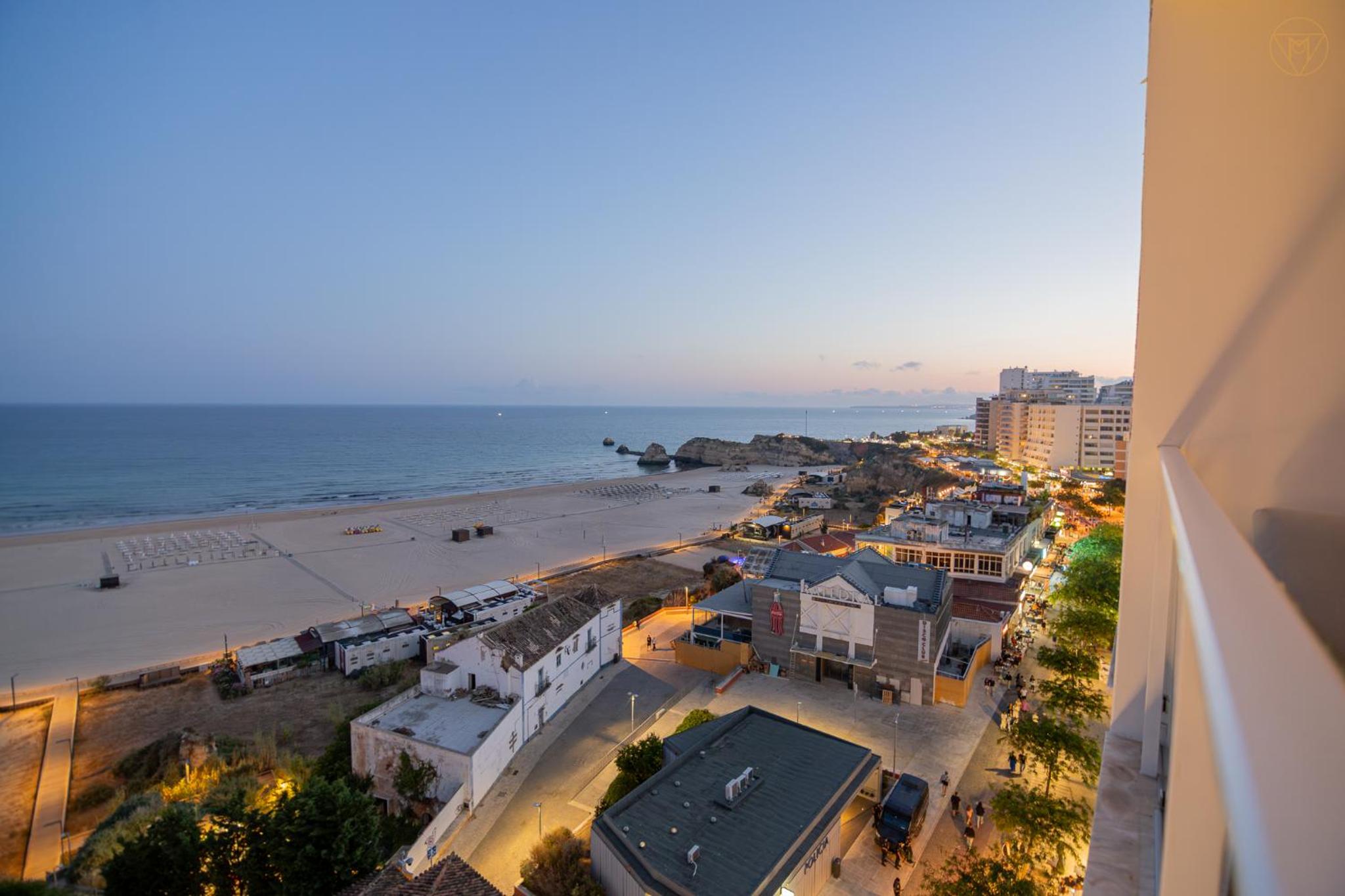 Praia da Rocha - By The Sea